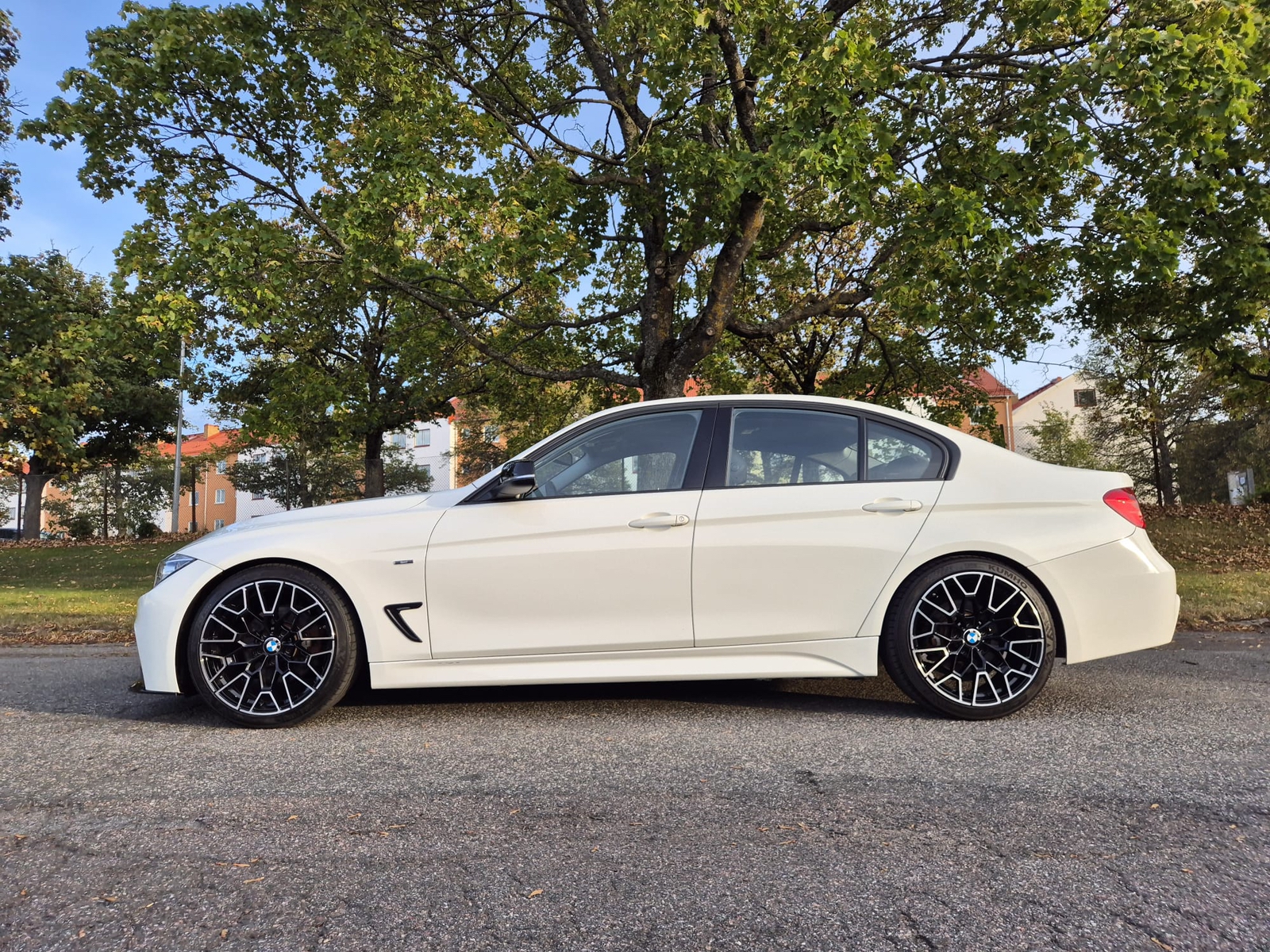 BMW 325 Sport Line 2015, kuva 4/10