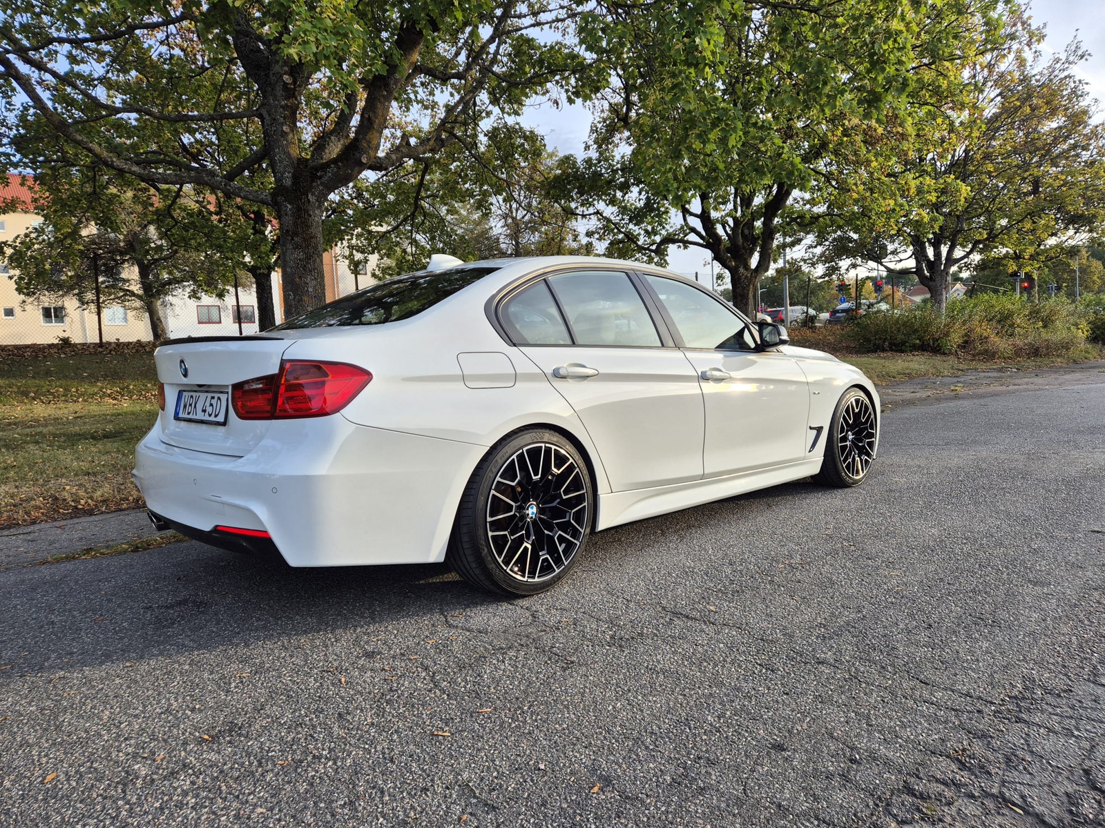 BMW 325 Sport Line 2015, kuva 7/10