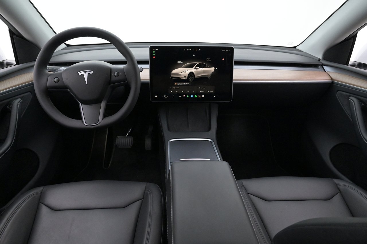 Tesla Model Y 2024, bild 6/10