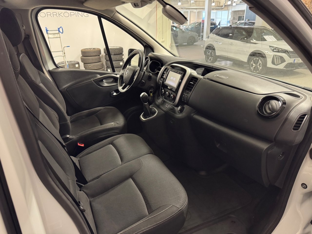 Renault Trafic dCi 145 2020, bild 6/8