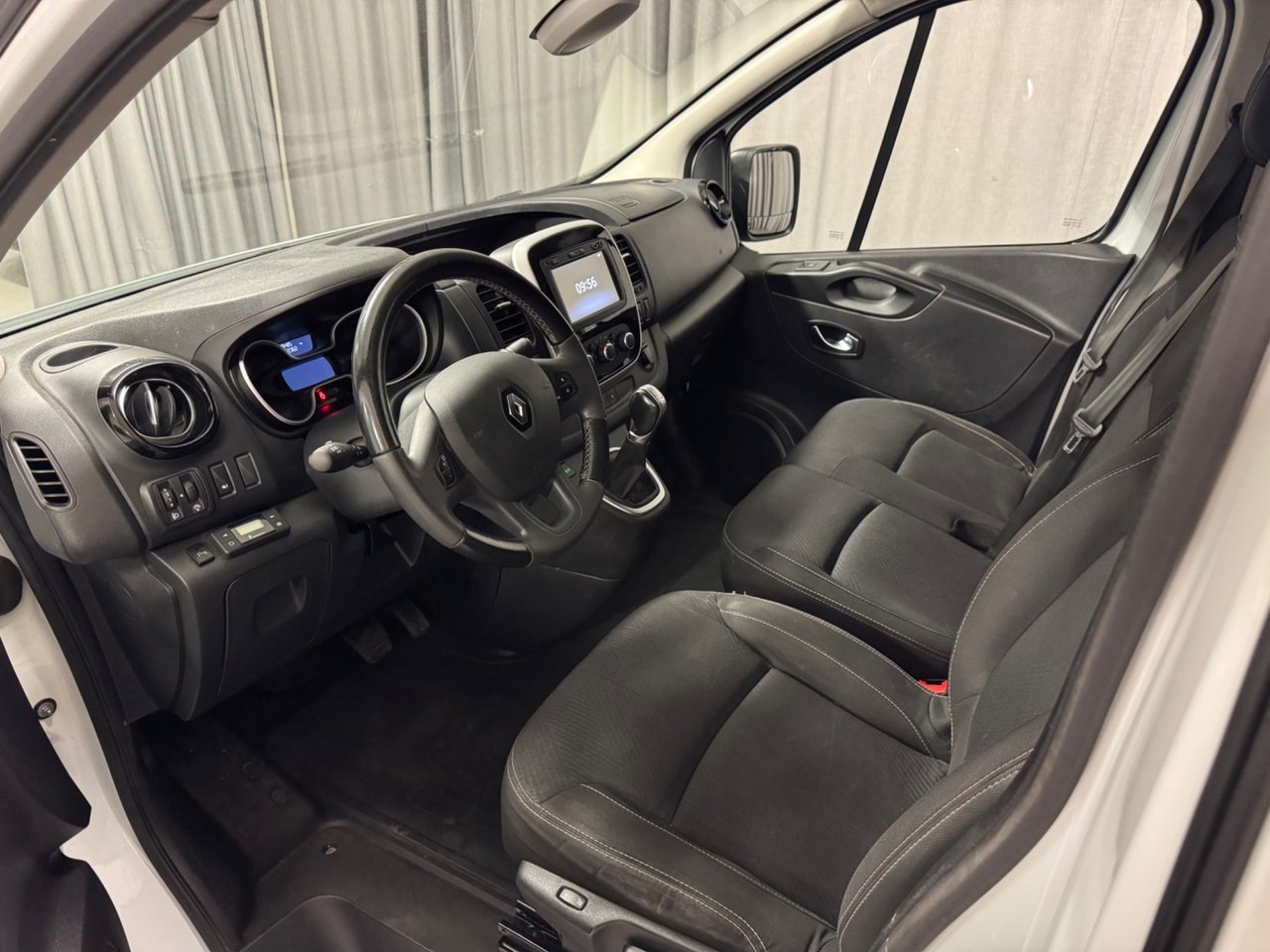 Renault Trafic dCi 145 2020, bild 7/8