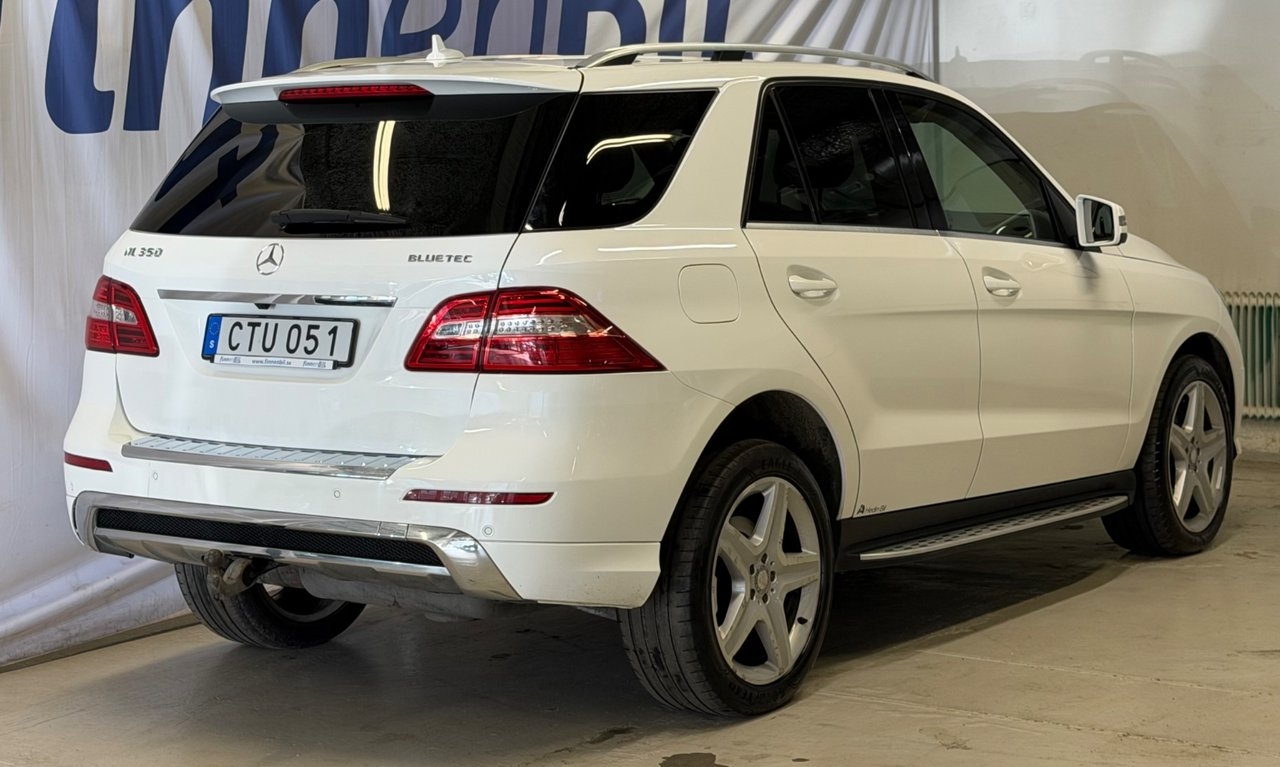 Mercedes-Benz ML 350 BlueTEC AMG Line 2014, photo 3/10
