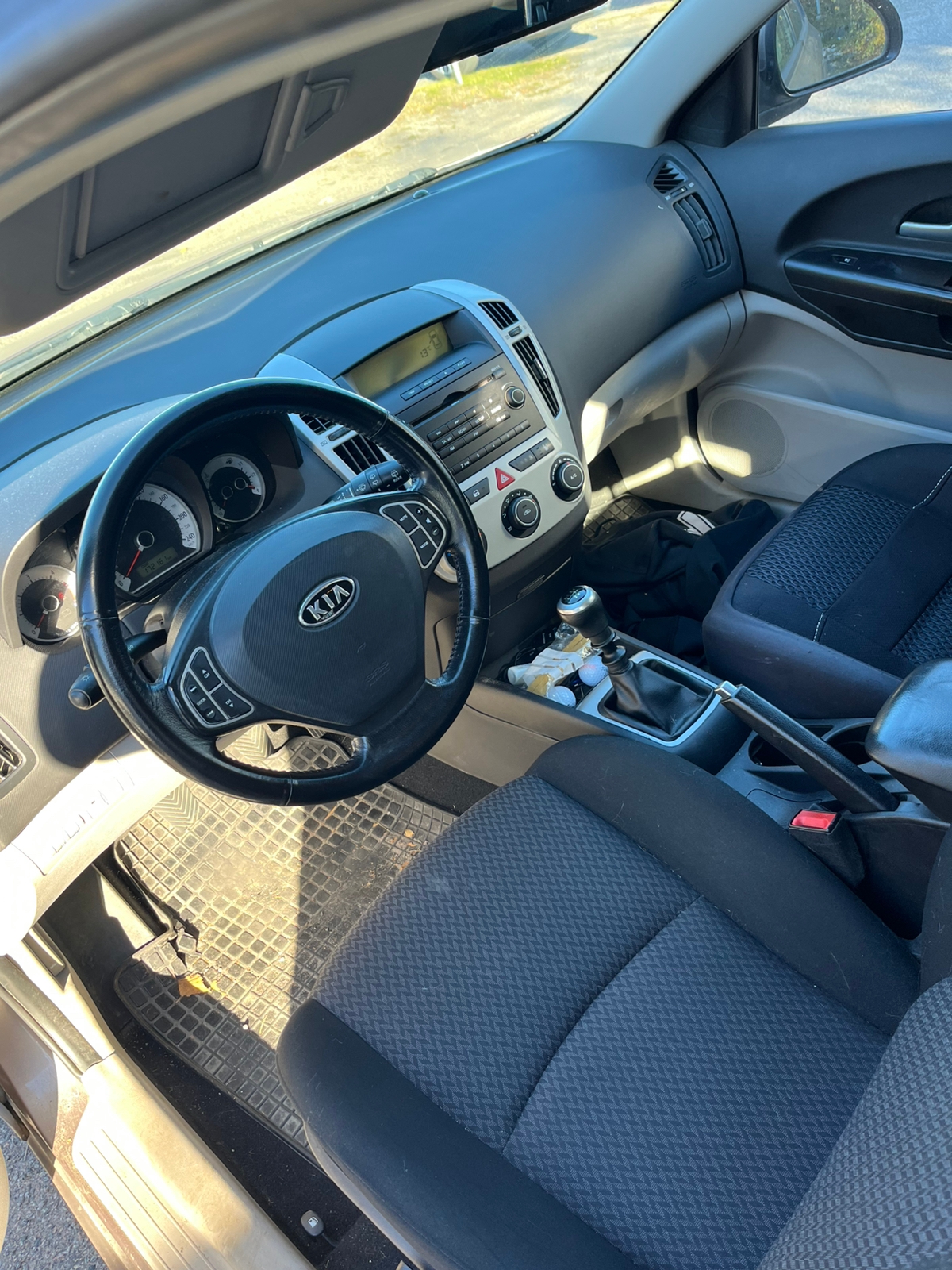 Kia Ceed 1.6 CRDi Manuell 2007, bild 4/4