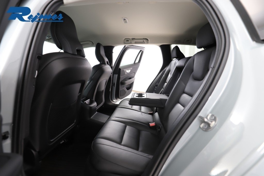 Volvo V60 T6 Plus Dark Nordic 2025, bild 7/10