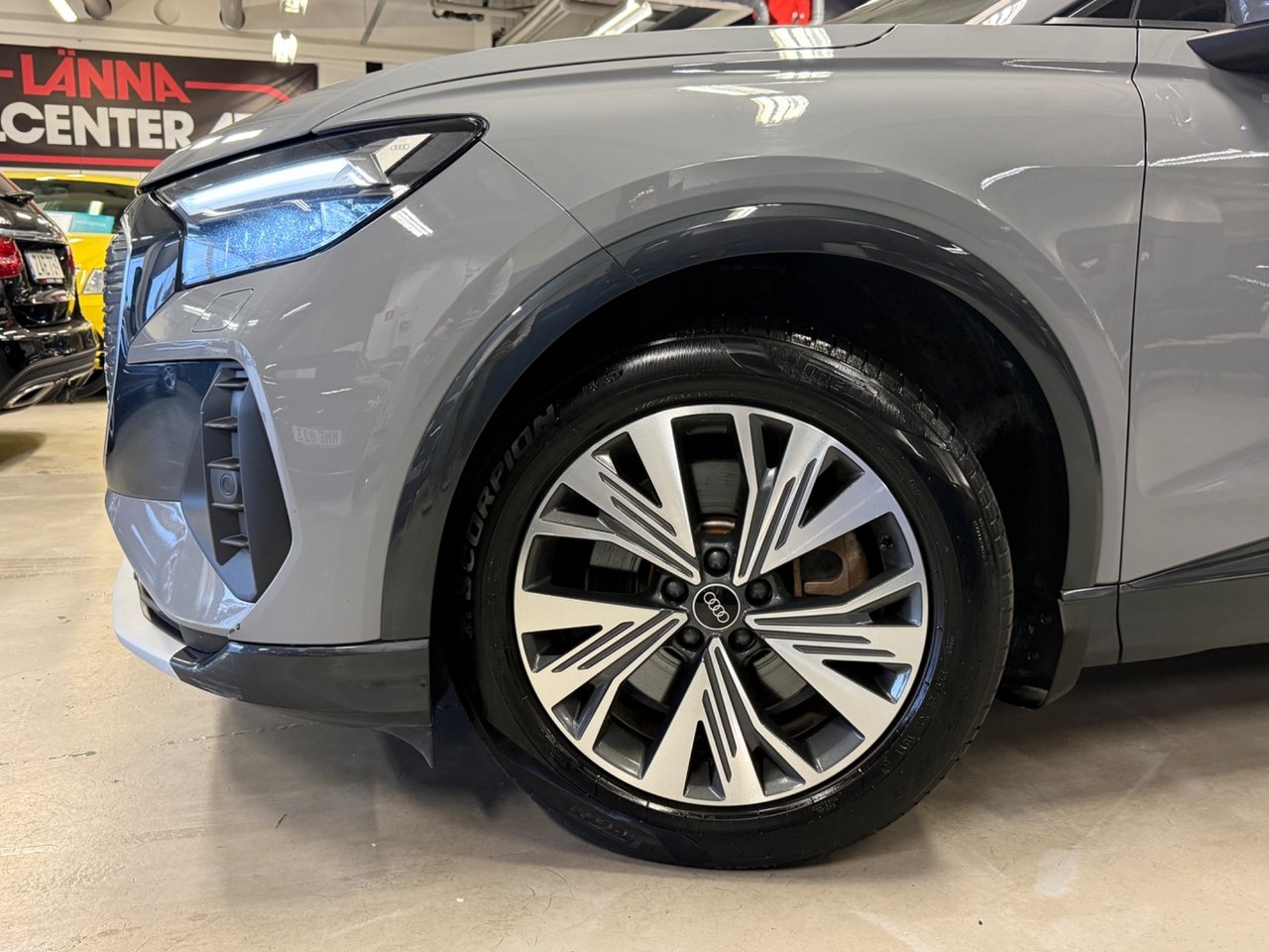 Audi Q4 e-tron 40 2022, kuva 2/29