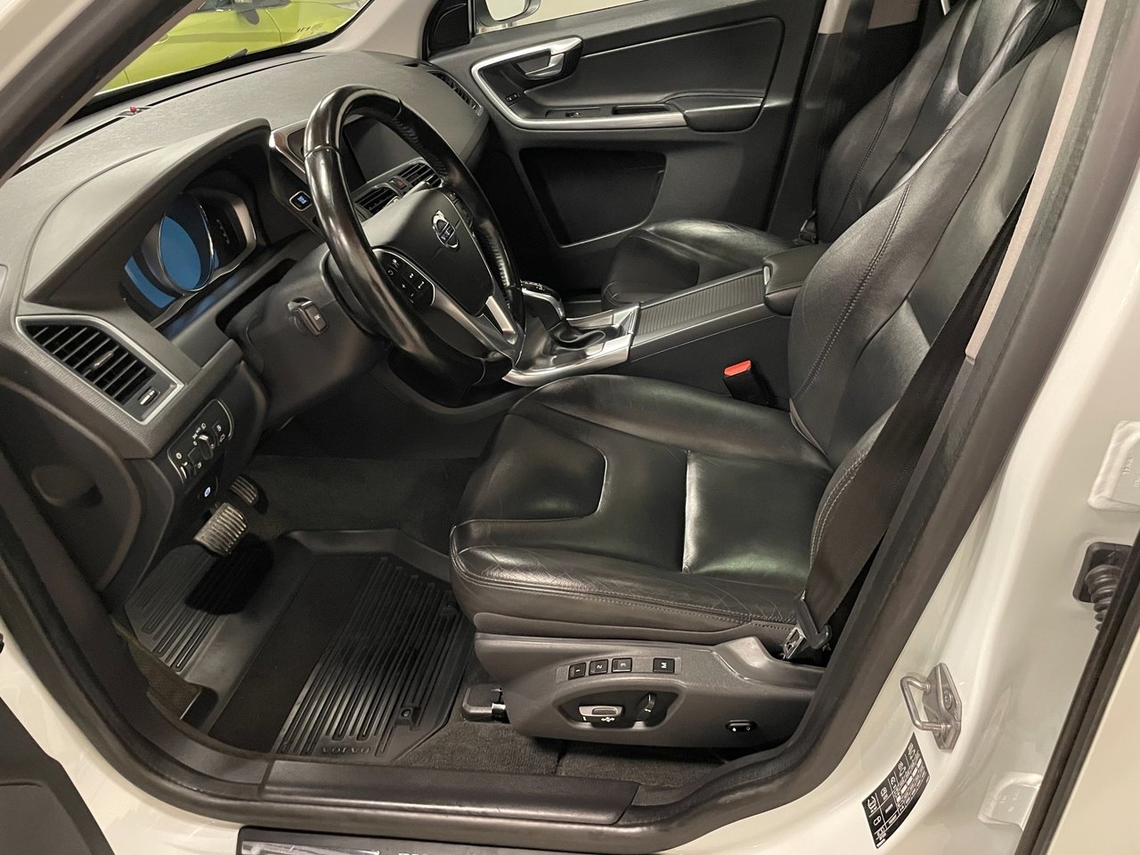 Volvo XC60 D4 Summum 2016, bild 3/9