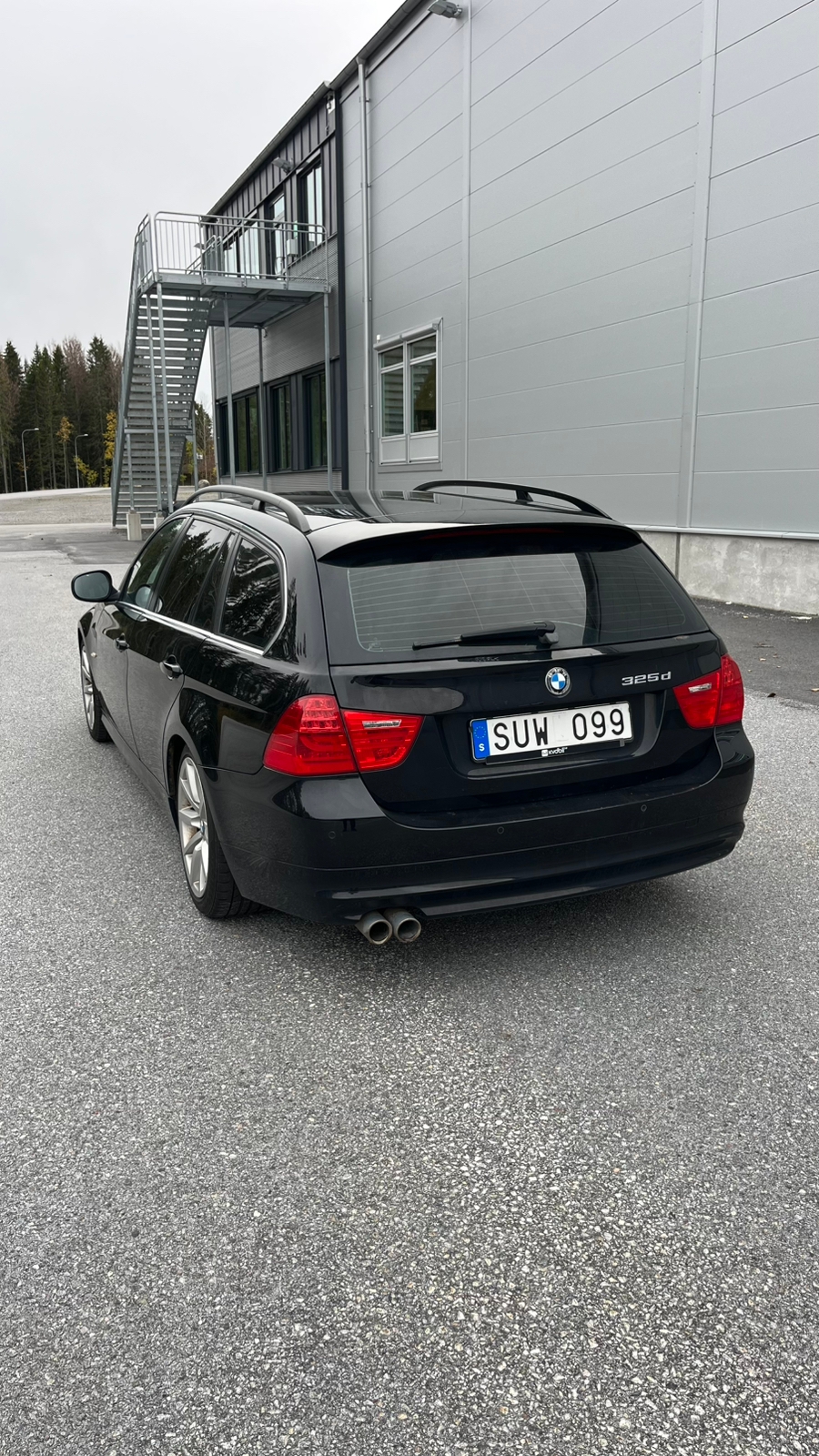 BMW 325d 2010, bild 2/8