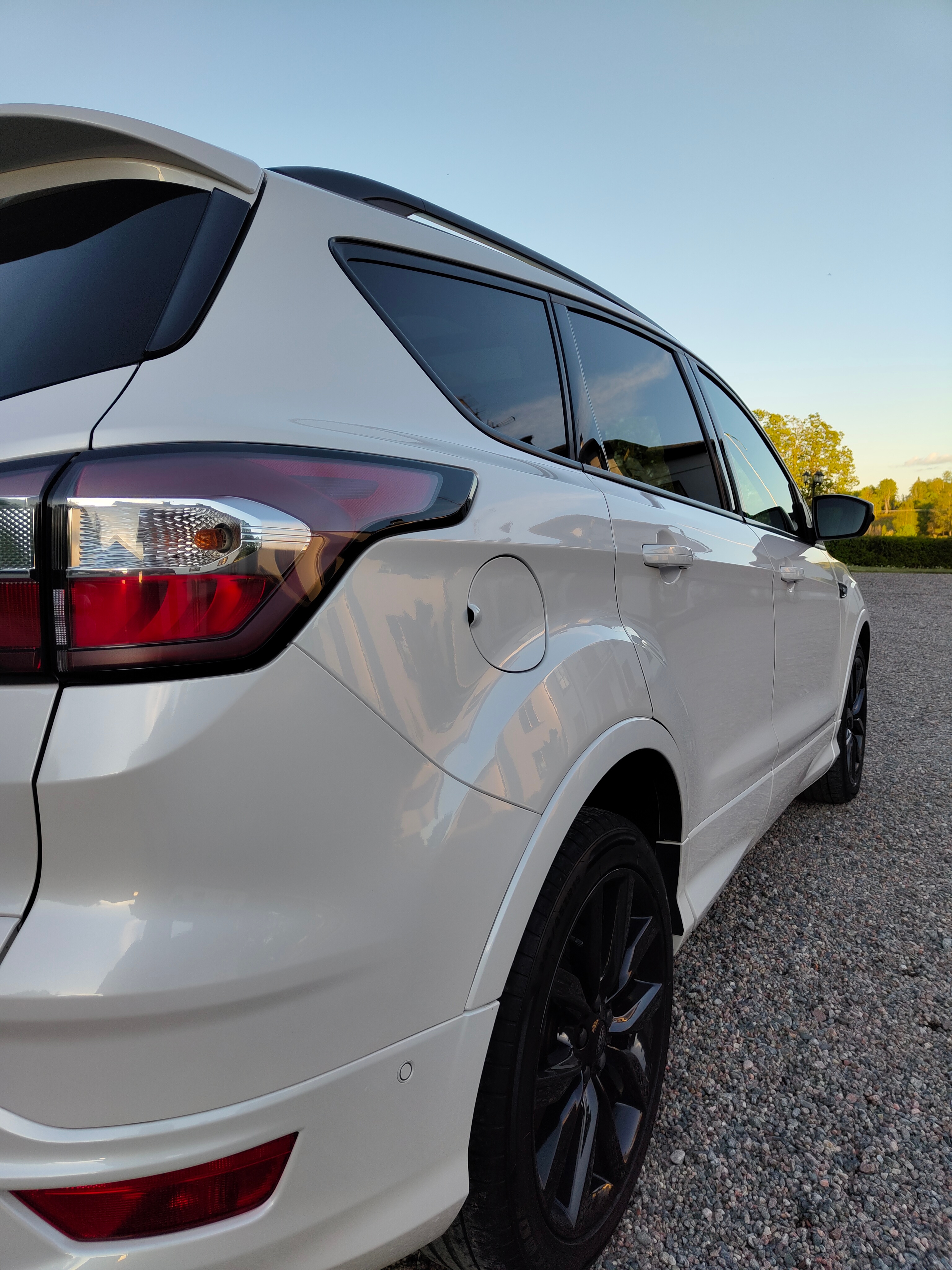 Ford Kuga 1.5 TDCi Powershift 2018, bild 2/10