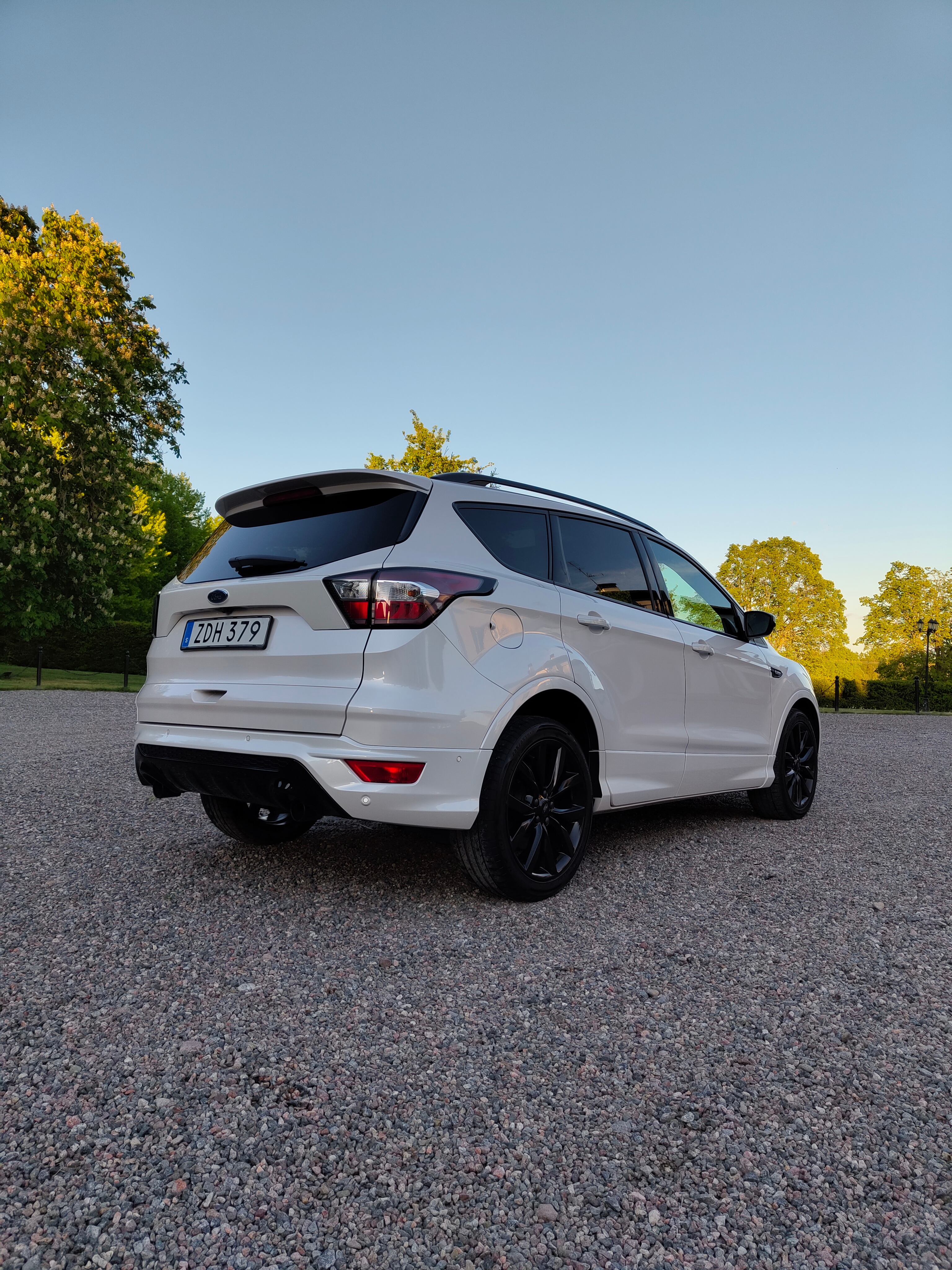 Ford Kuga 1.5 TDCi Powershift 2018, bild 3/10