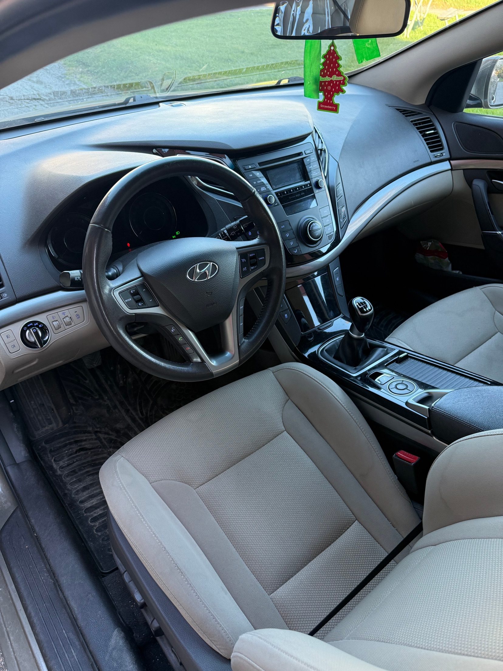 Hyundai i40 cw 1.7 CRDi Manuell 2012, bild 4/4