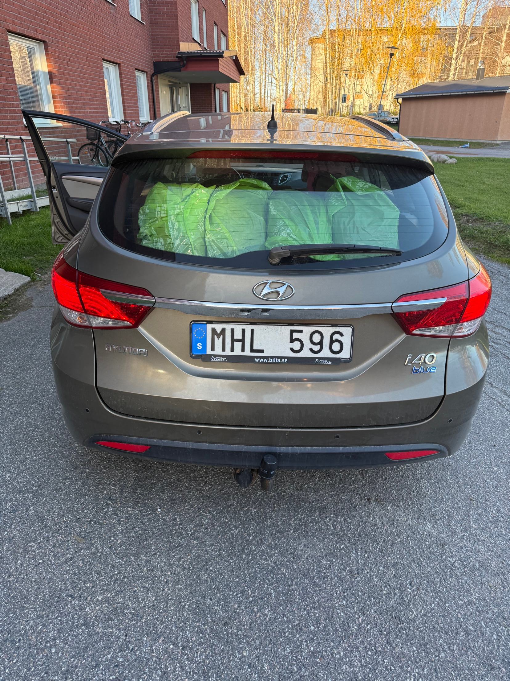 Hyundai i40 cw 1.7 CRDi Manuell 2012, bild 2/4
