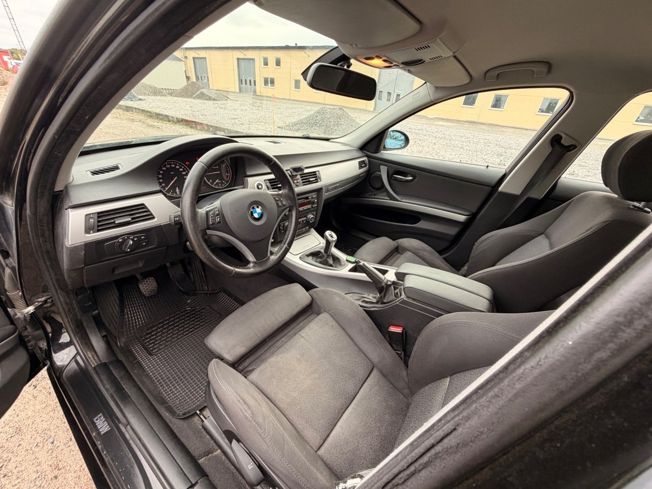 BMW 320 2008, bild 7/8