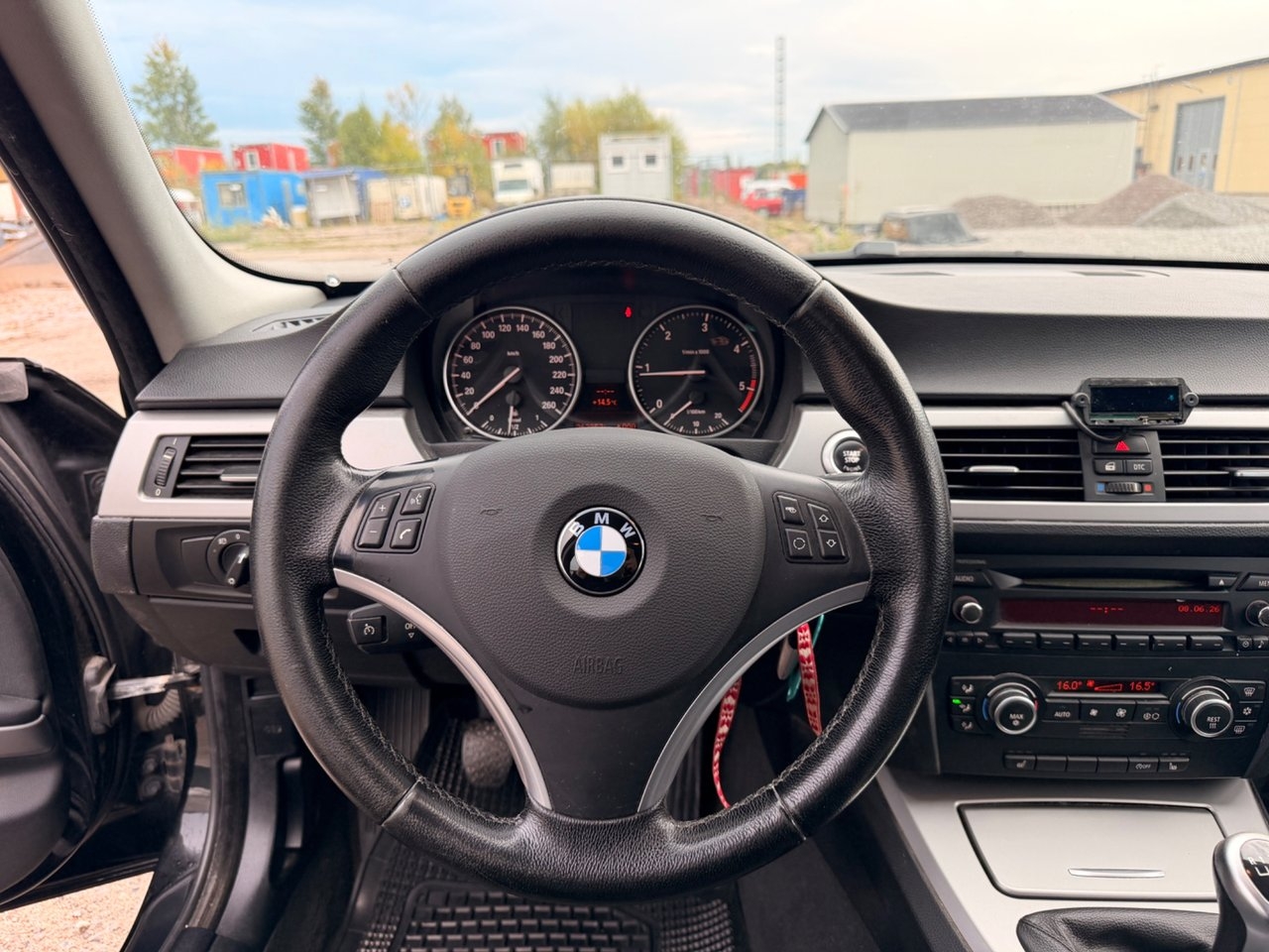 BMW 320 2008, bild 8/8