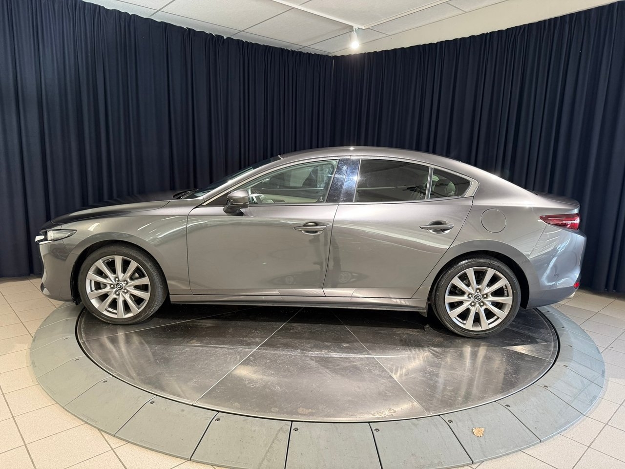 Mazda 3 2.0 e-SKYACTIV-X Hybrid 2019, bild 3/10