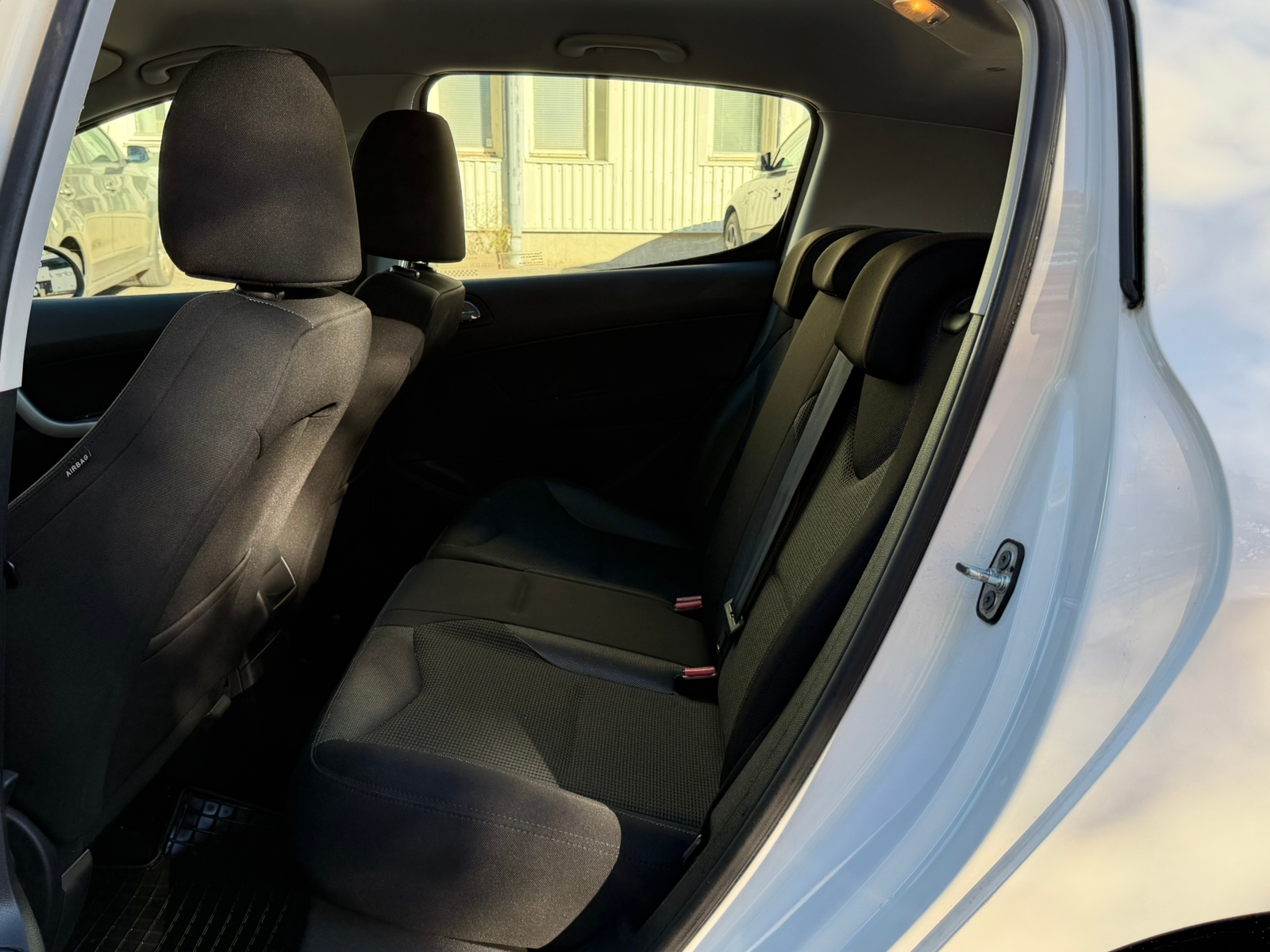 Peugeot 308 2011, bild 6/7