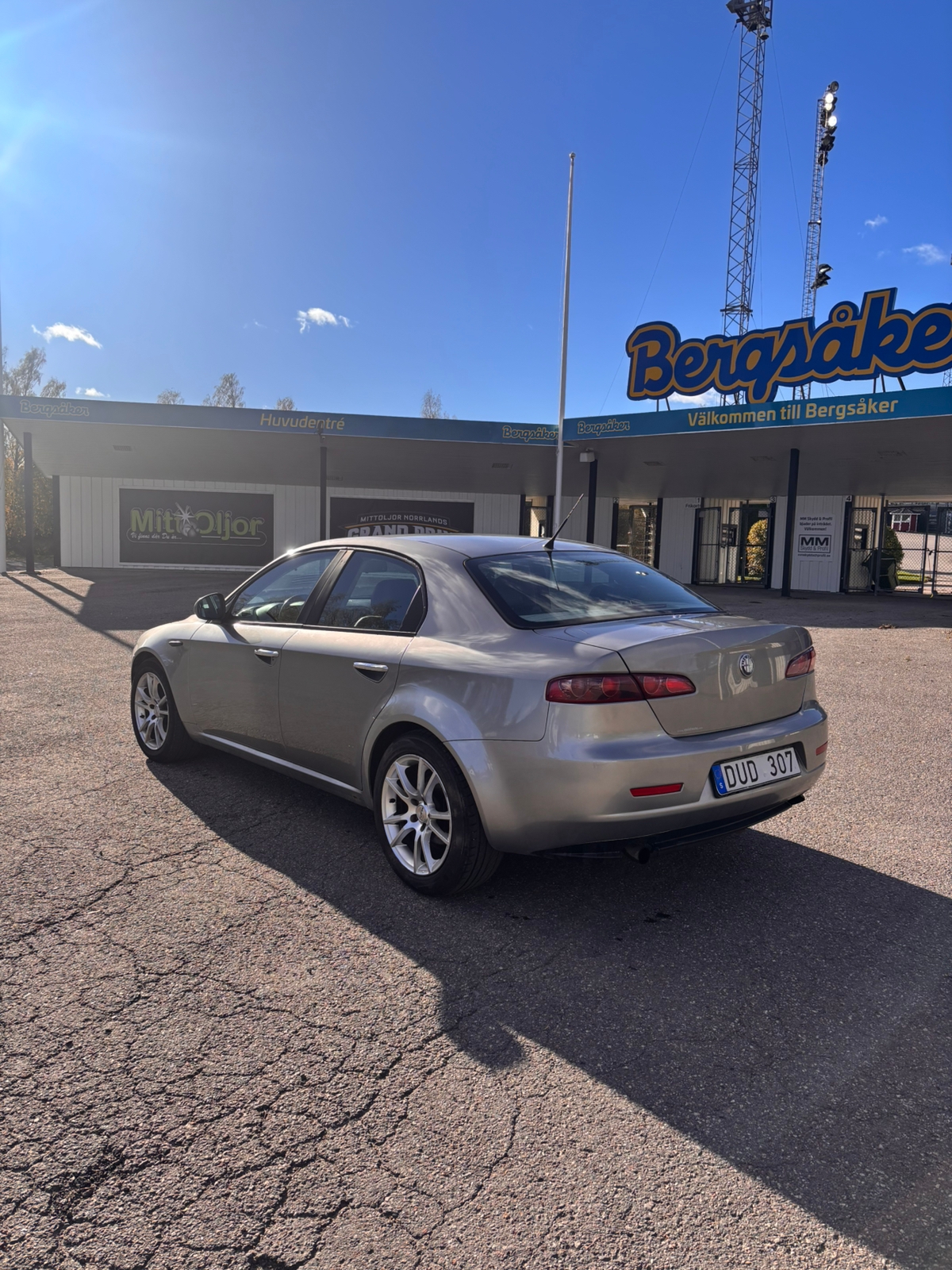 Alfa Romeo 159 1.9 JTDM 16V Manuell 2007, bild 3/7