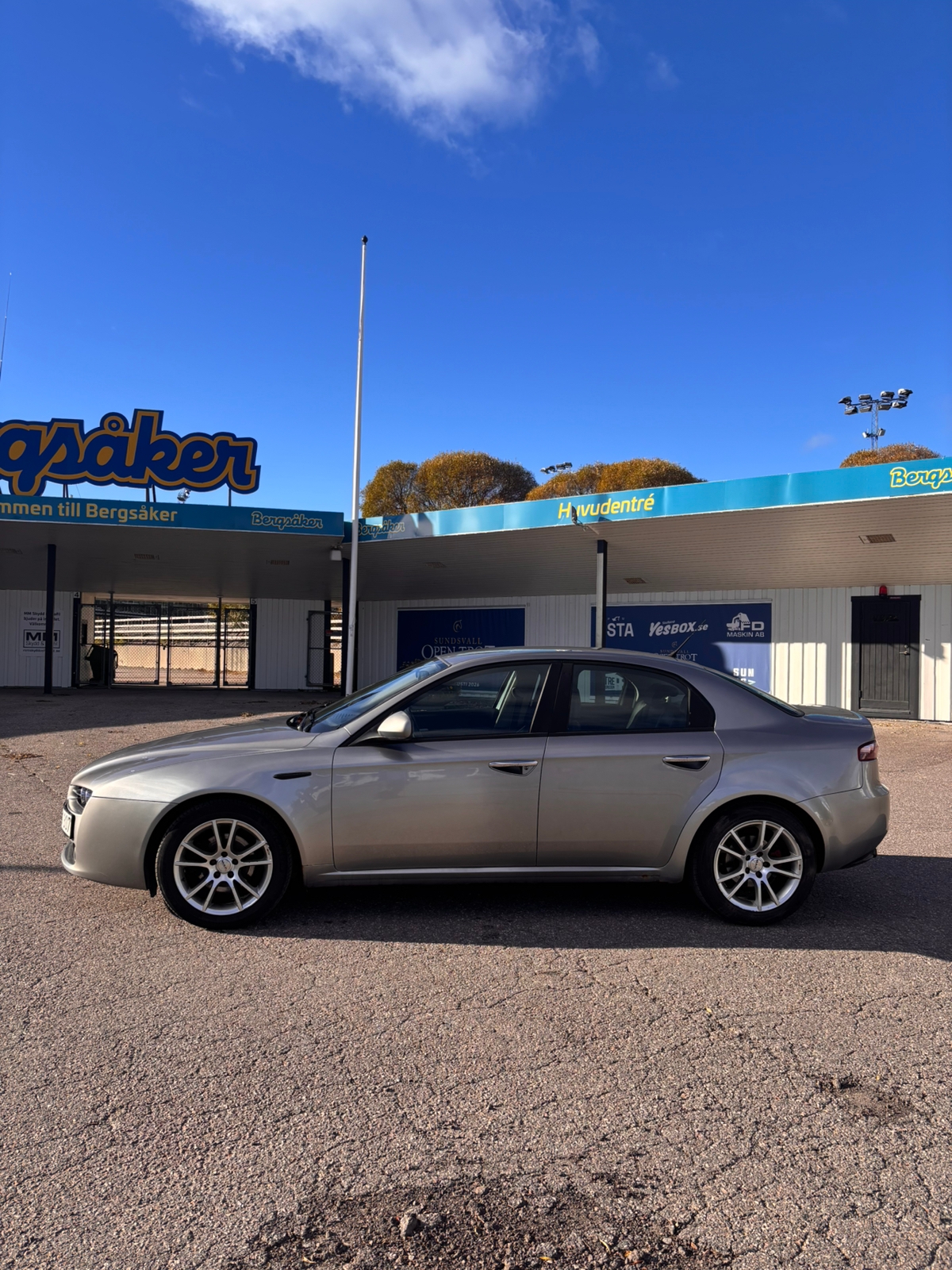 Alfa Romeo 159 1.9 JTDM 16V Manuell 2007, bild 2/7