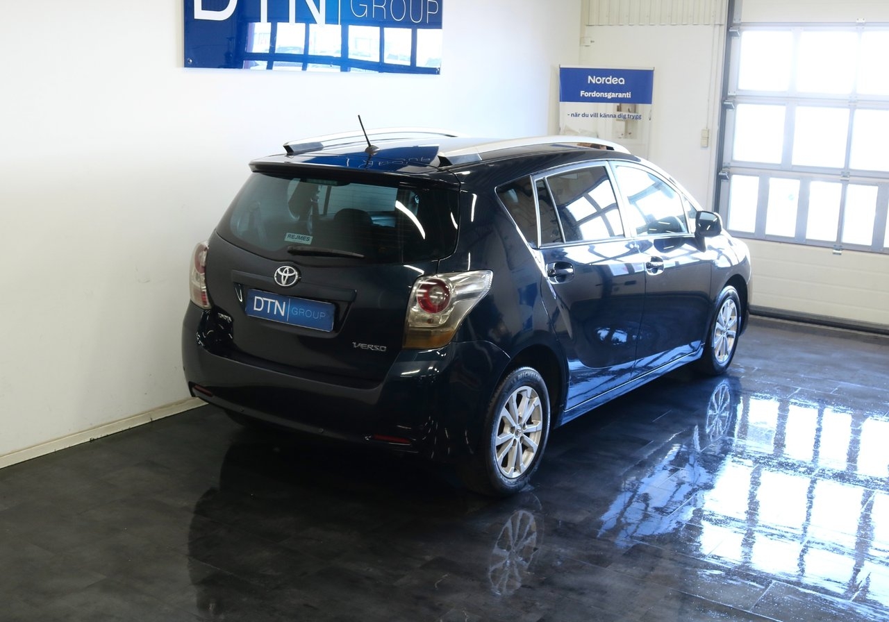 Toyota Verso 2.0 D-4D 2012, photo 2/10