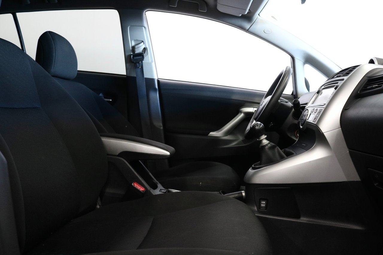 Toyota Verso 2.0 D-4D 2012, photo 7/10