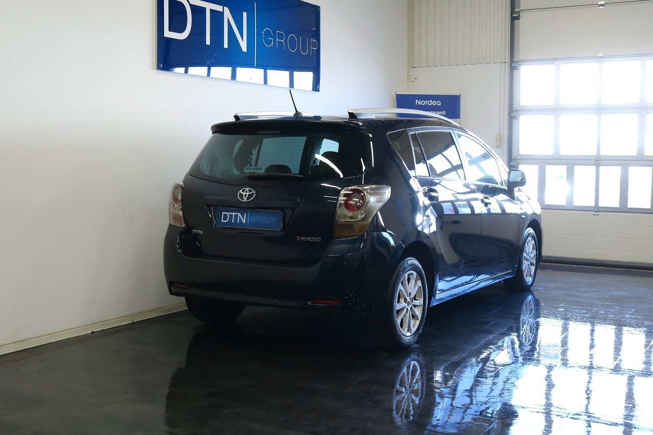 Toyota Verso 2.0 D-4D 2012, photo 3/10