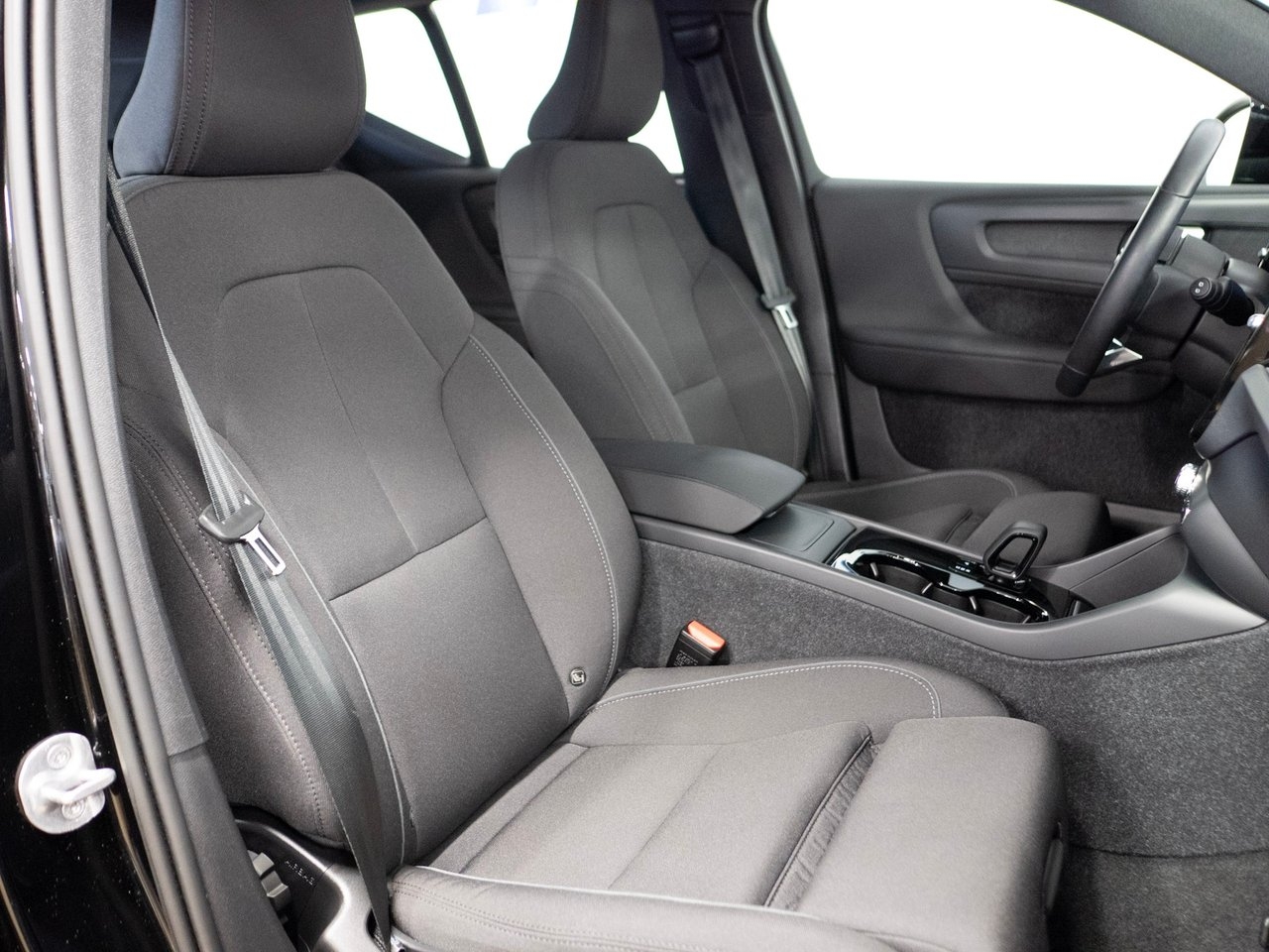 Volvo XC40 Core 2023, bild 4/10