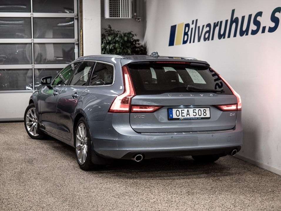 Volvo V90 D4 Momentum 2017, bild 8/8