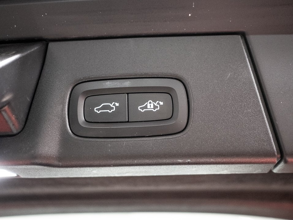 Volvo V90 D4 Momentum 2017, bild 4/8