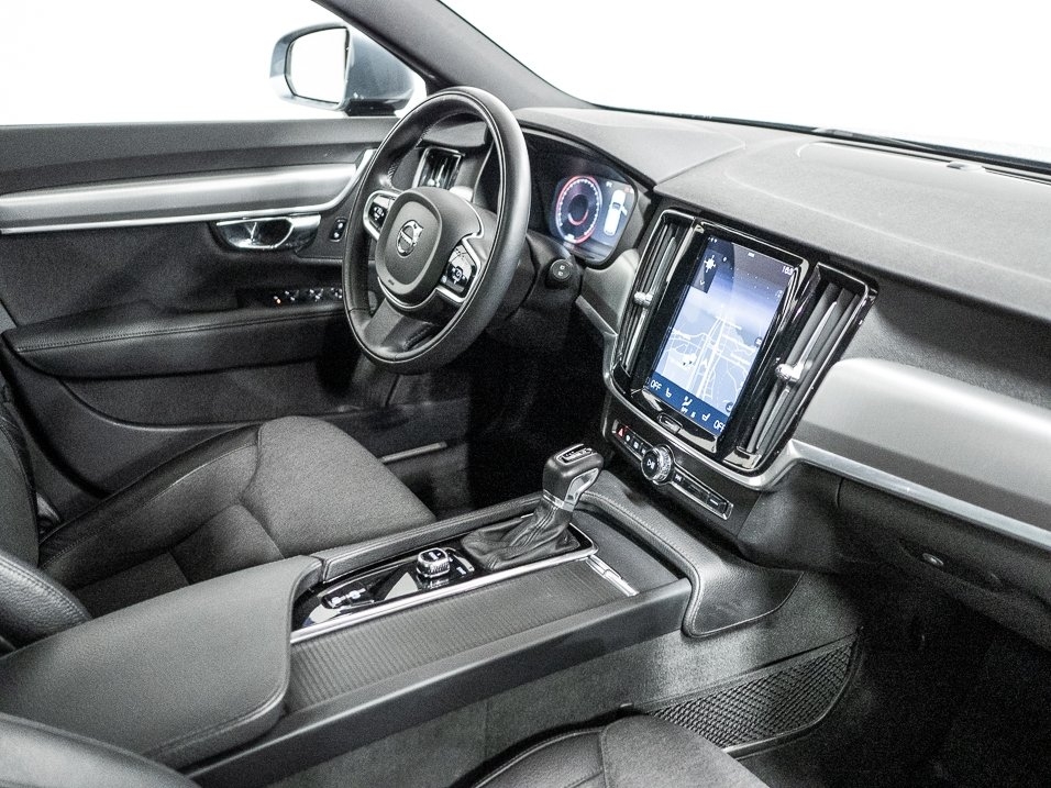 Volvo V90 D4 Momentum 2017, bild 3/8