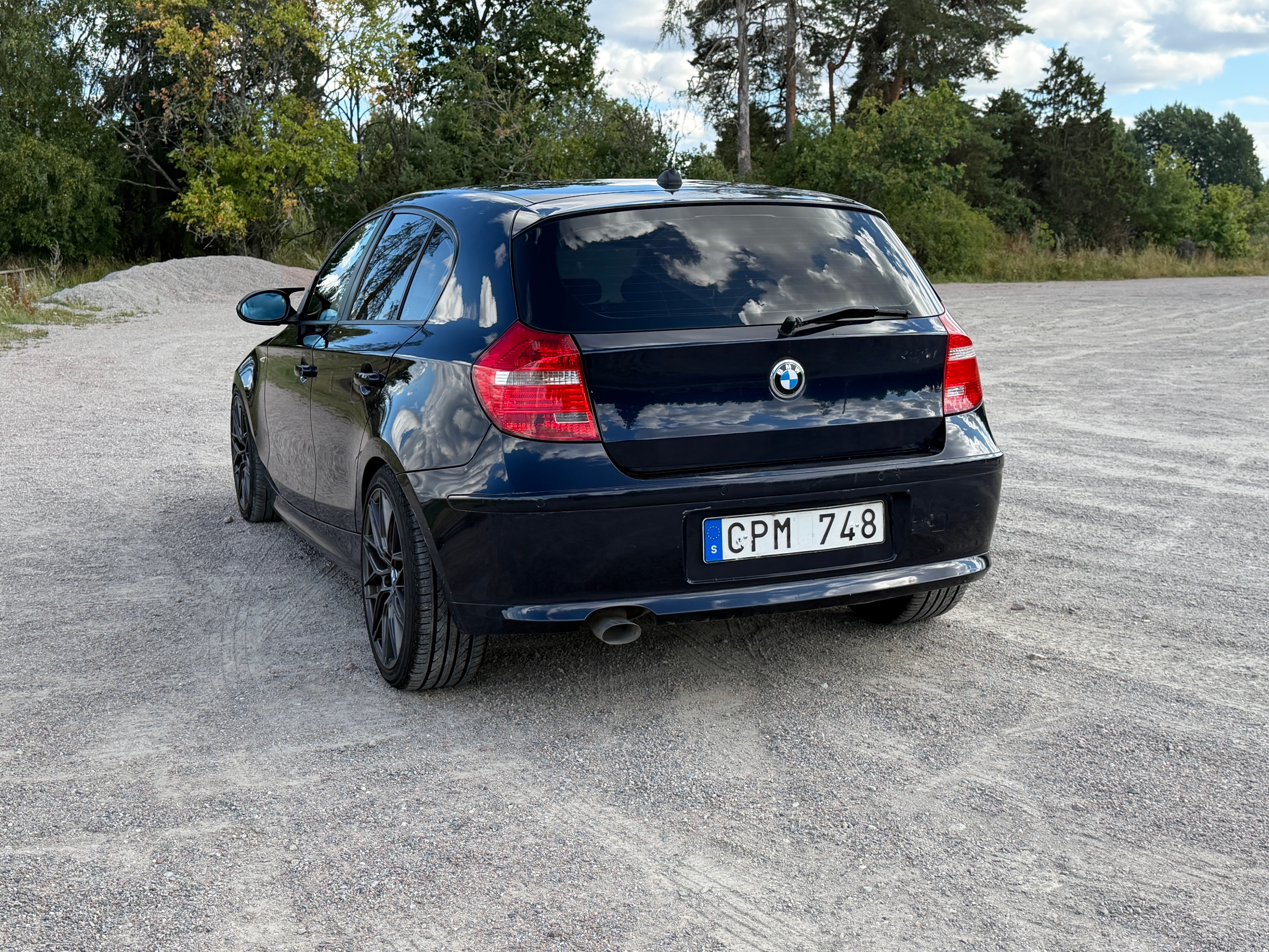 BMW 118d 2009, bild 2/5
