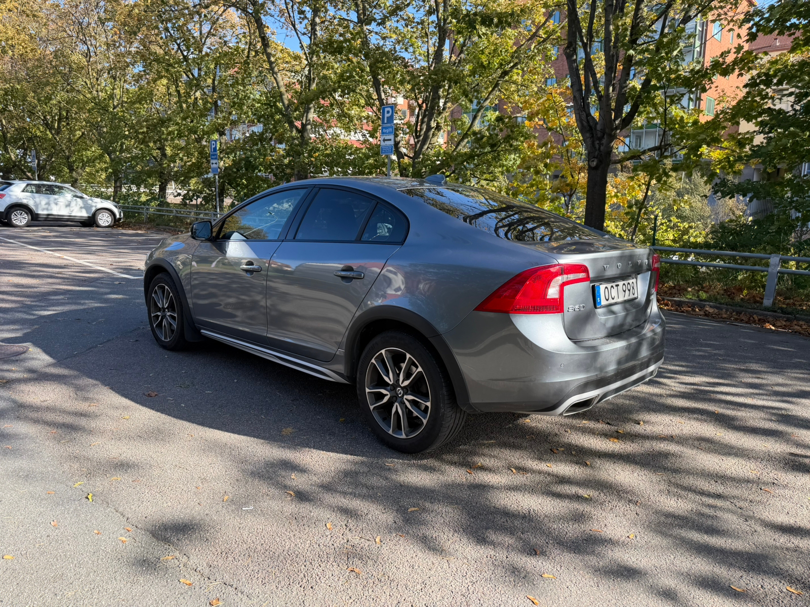 Volvo S60 Cross Country D4 2017, bild 2/4
