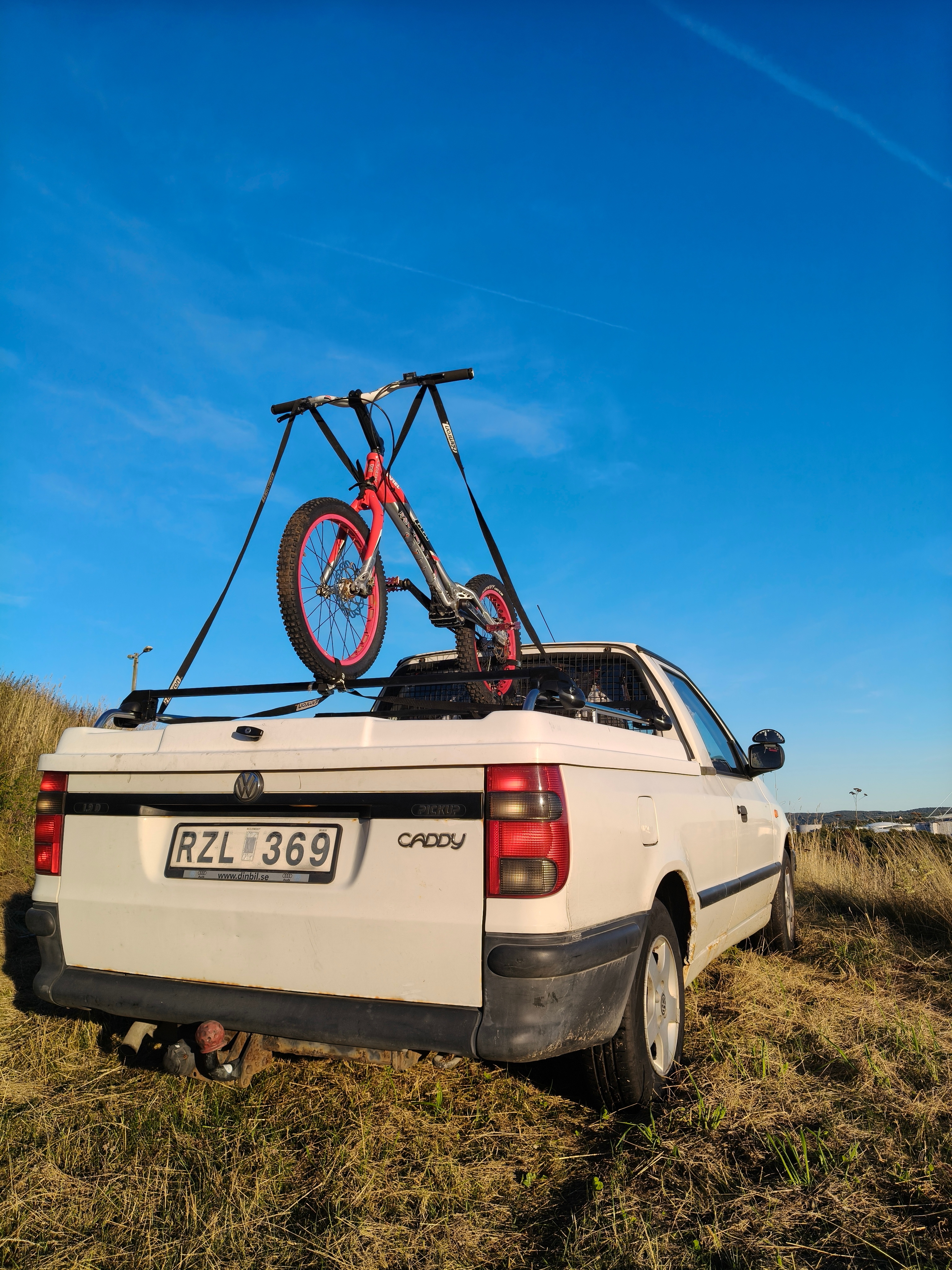 Volkswagen Caddy Pickup 1.9 D Manuell 2001, bild 3/4