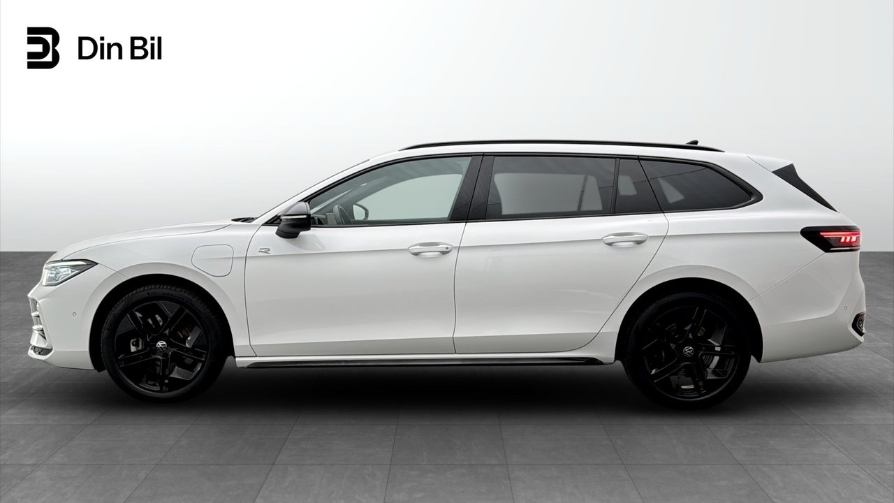 Volkswagen Passat 2025, bild 2/10