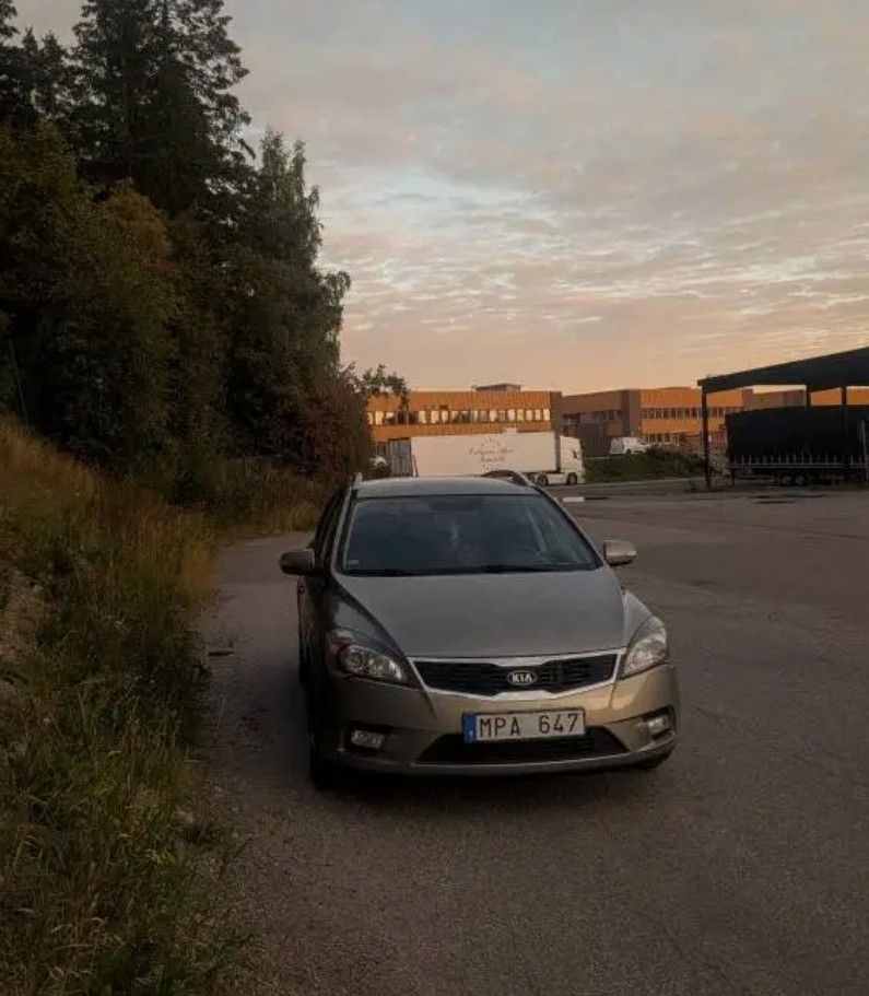 Kia Ceed 1.6 CRDi 128 2011, bild 3/8