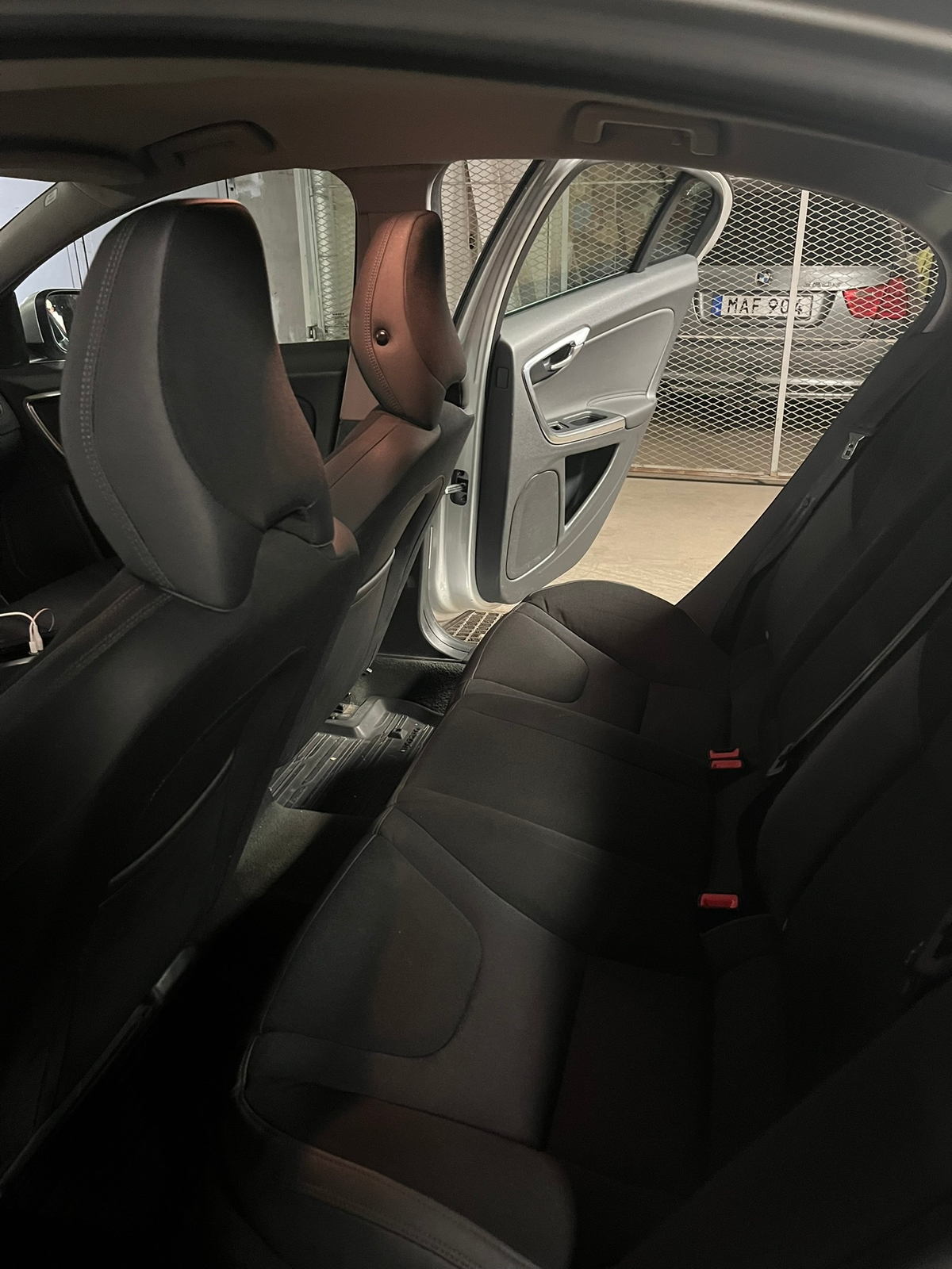 Volvo S60 D3 2013, kuva 7/8