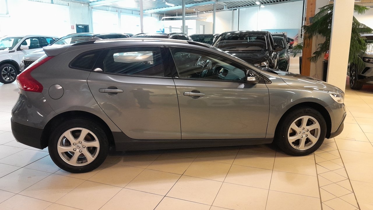 Volvo V40 Cross Country D3 2019, photo 9/10