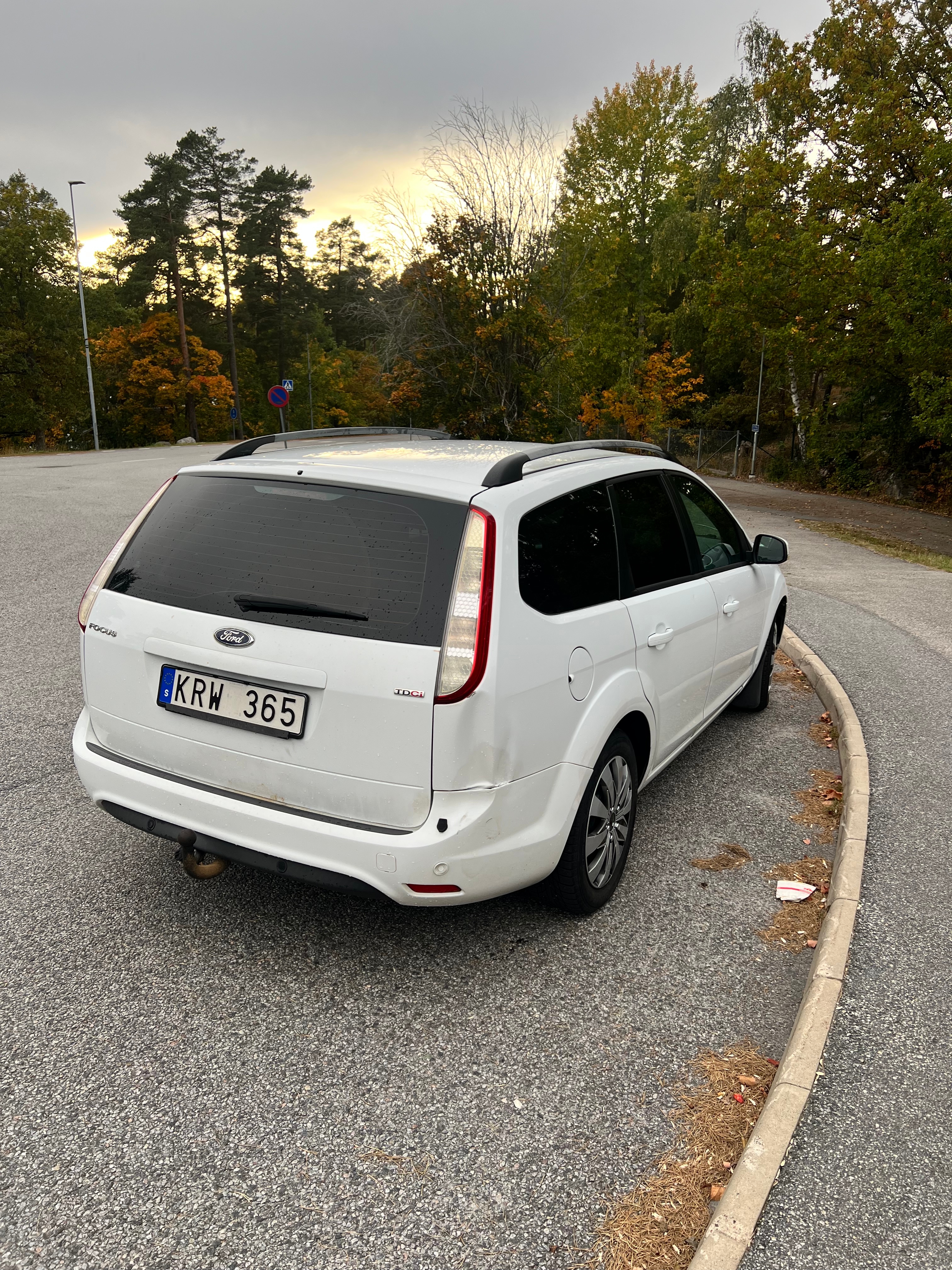 Ford Focus 2010, bild 2/5