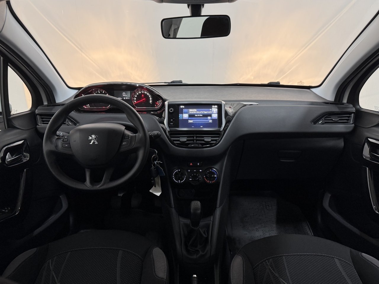 Peugeot 208 1.2 PureTech 82 2015, bild 7/10