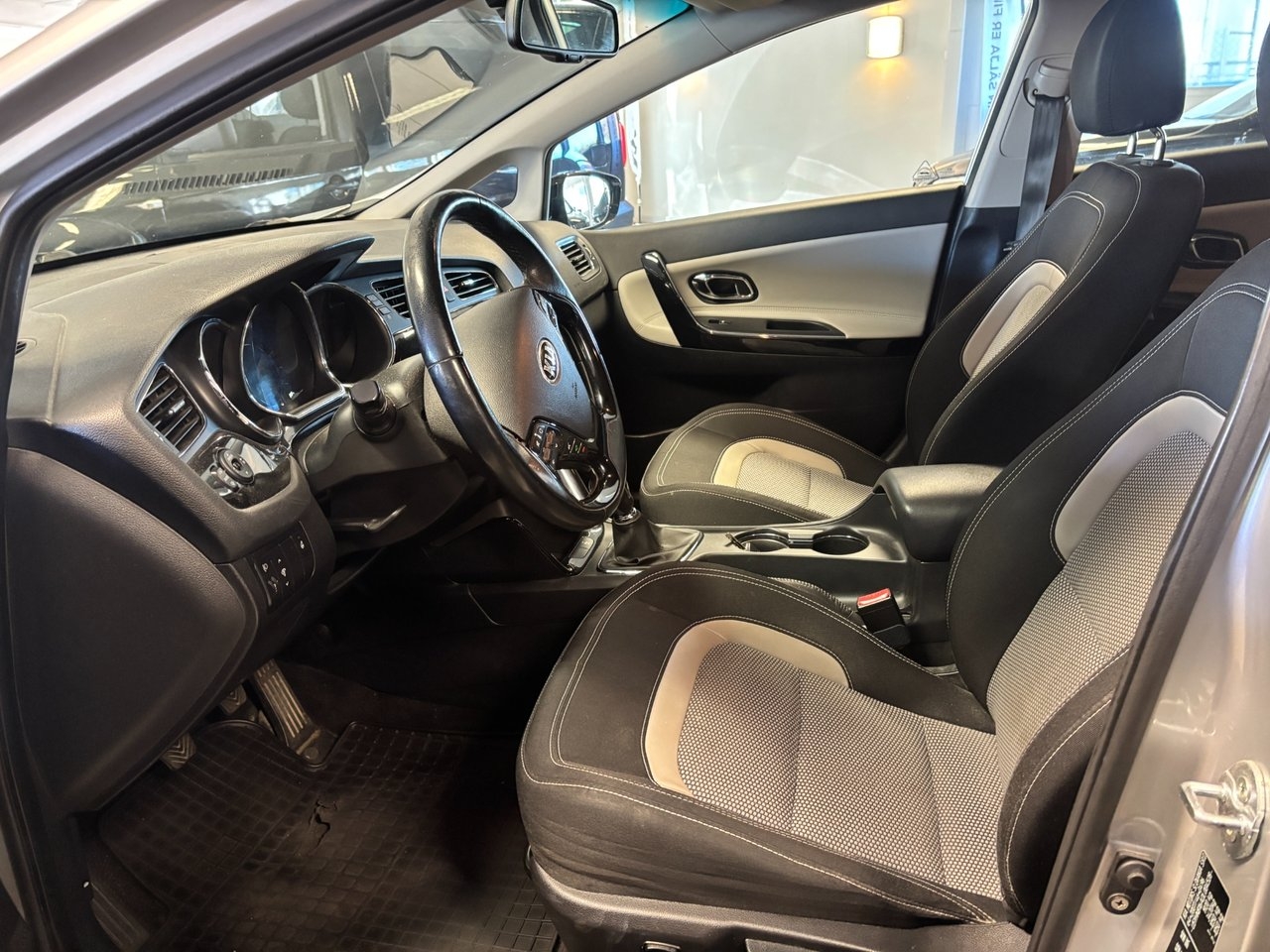 Kia Ceed 1.6 CRDi 128 2013, bild 4/9