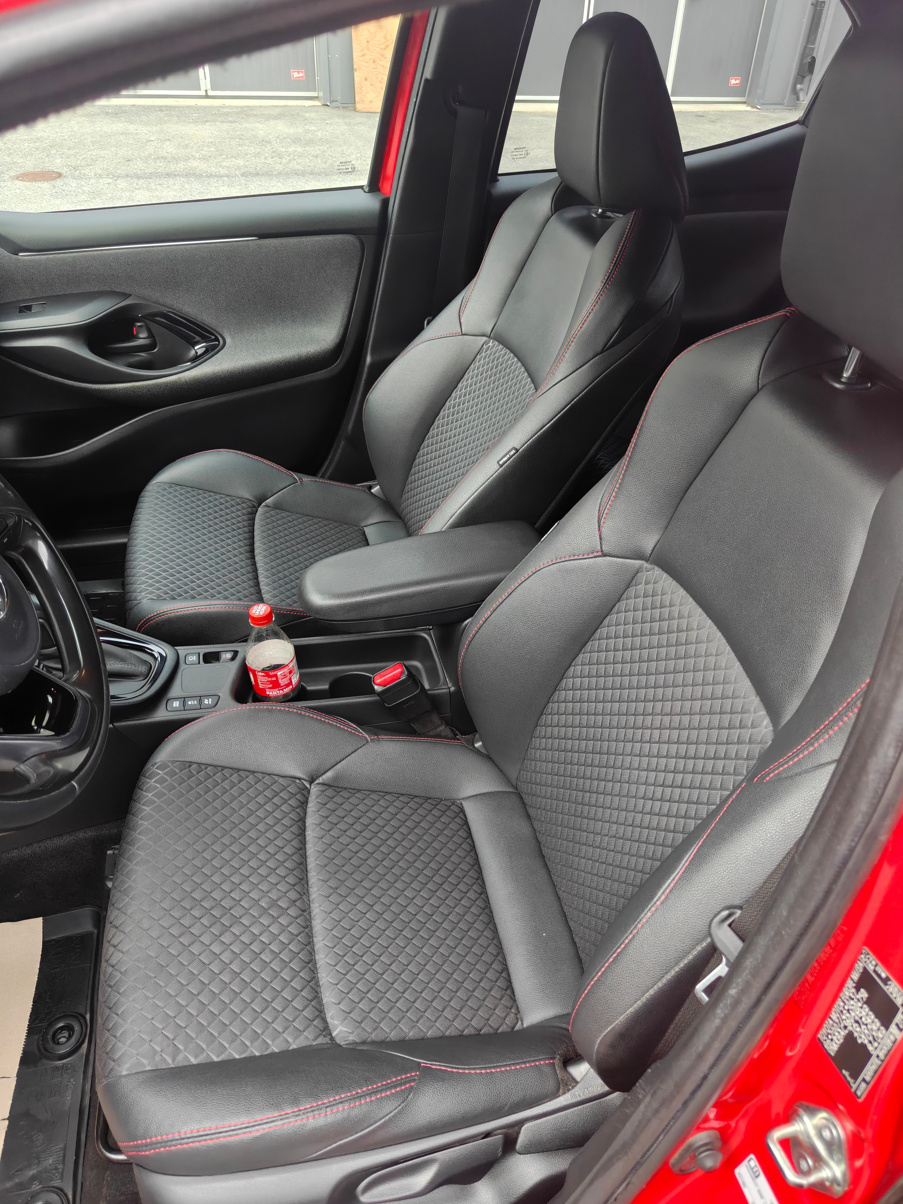 Toyota Yaris Hybrid CVT 2020, bild 4/8