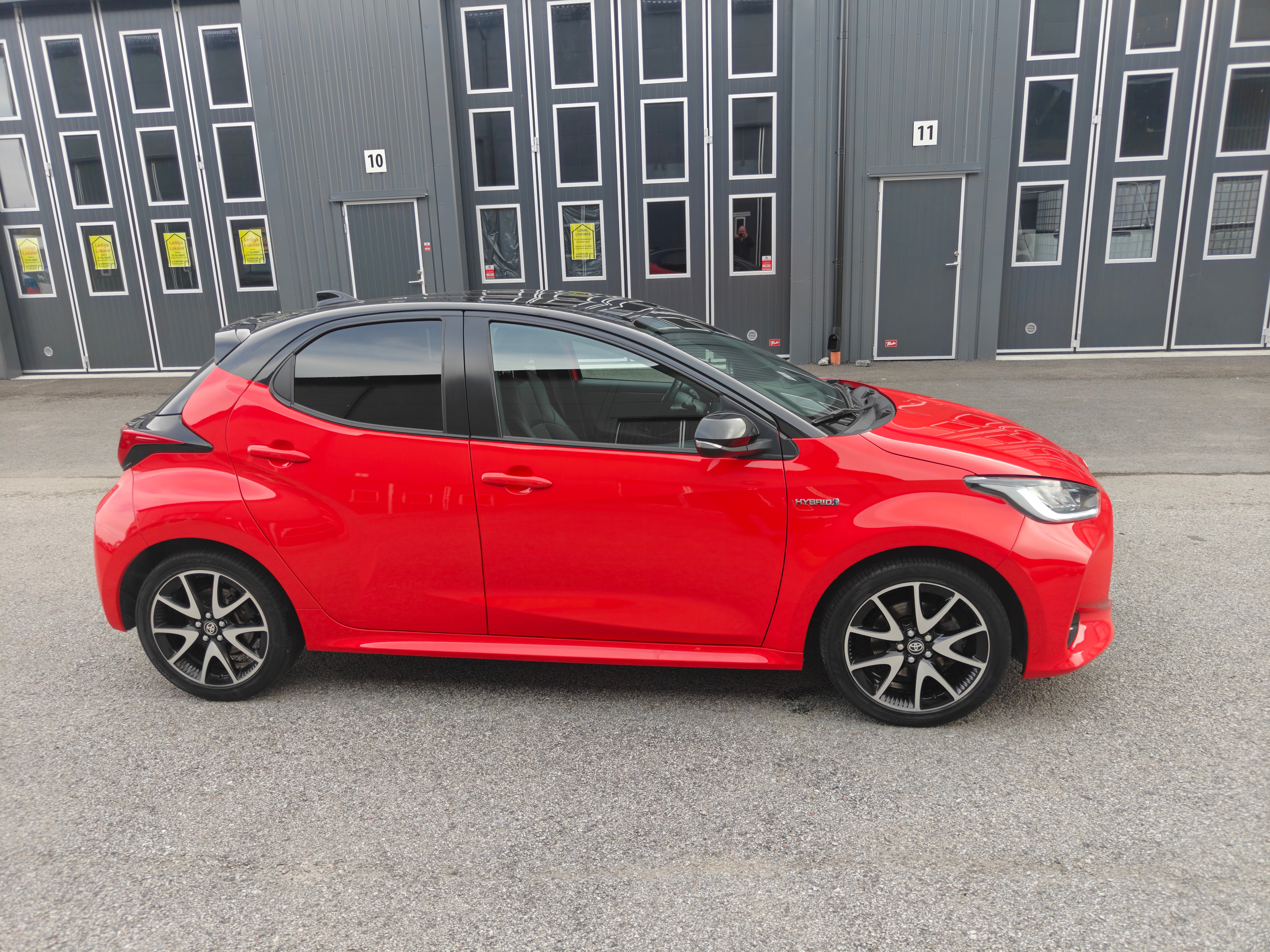 Toyota Yaris Hybrid CVT 2020, bild 2/8