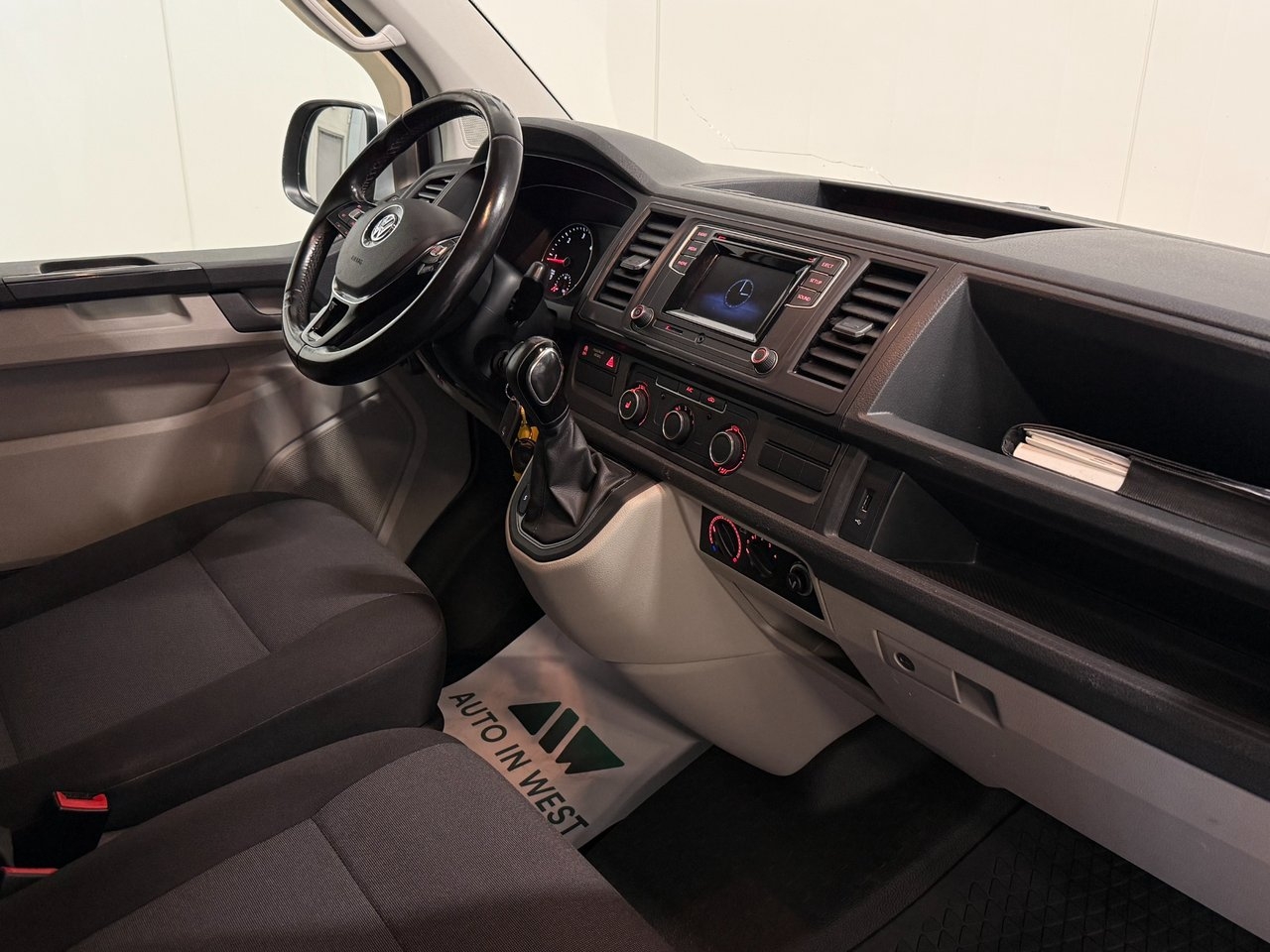 Volkswagen Transporter 2.0 TDI SCR 2017, bild 6/10