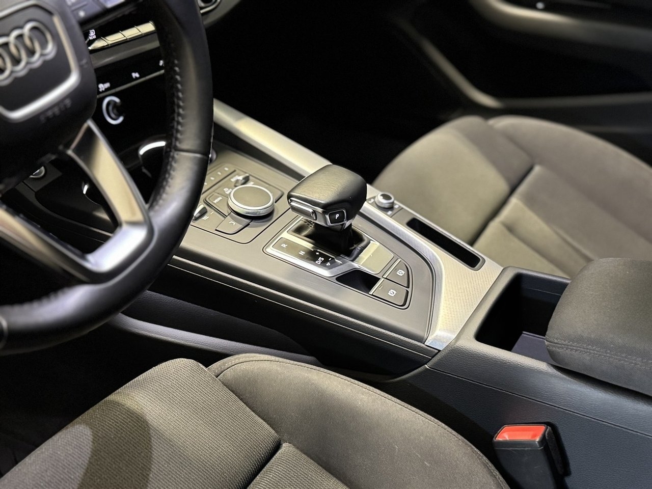 Audi A4 allroad 2.0 TDI 2018, photo 7/10