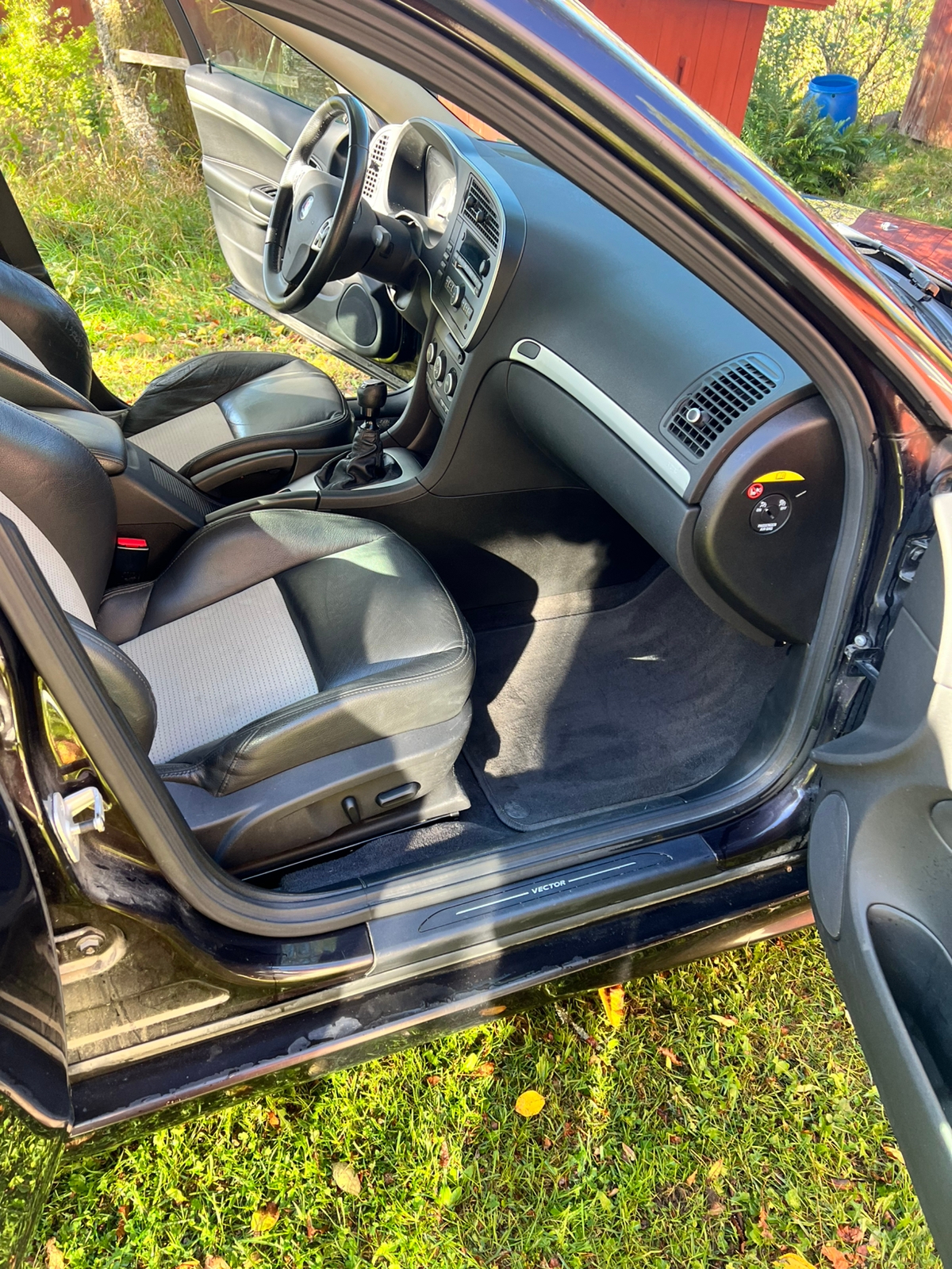 Saab 9-3 SportSedan 1.9 TTiD Manuell 2011, bild 7/9
