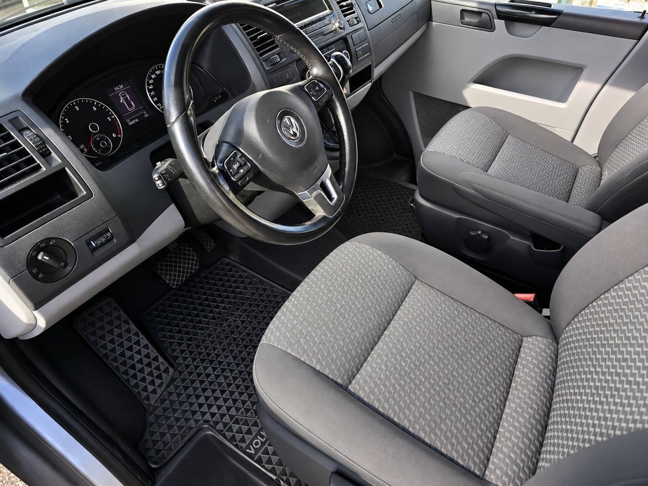 Volkswagen Caravelle 2013, bild 5/10