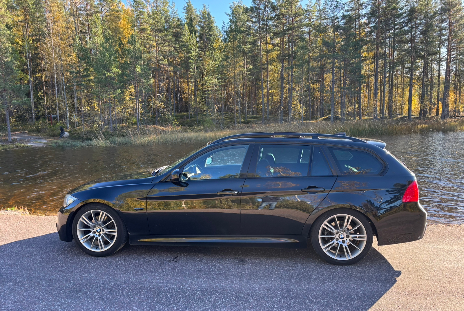 BMW 320 d xDrive Touring Automatisk 2010, bild 2/7