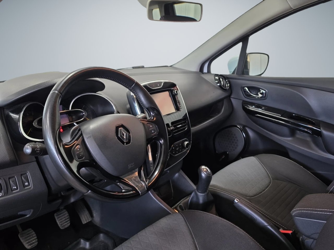Renault Clio TCe 90 2015, bild 6/10