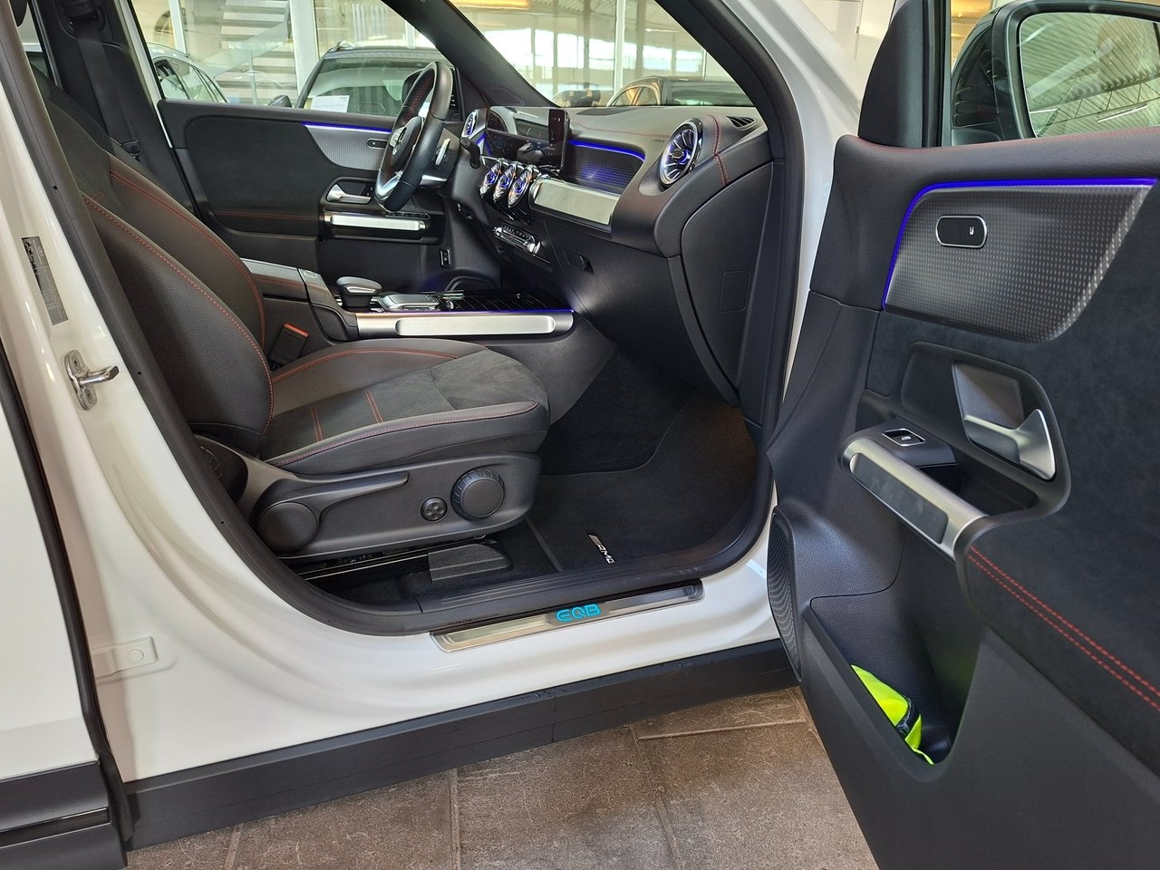 Mercedes-Benz EQB 2024, bild 6/10