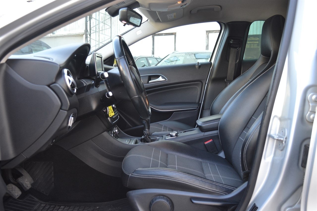 Mercedes-Benz A 180 Manuell, 122hk Urban 2014, bild 5/10