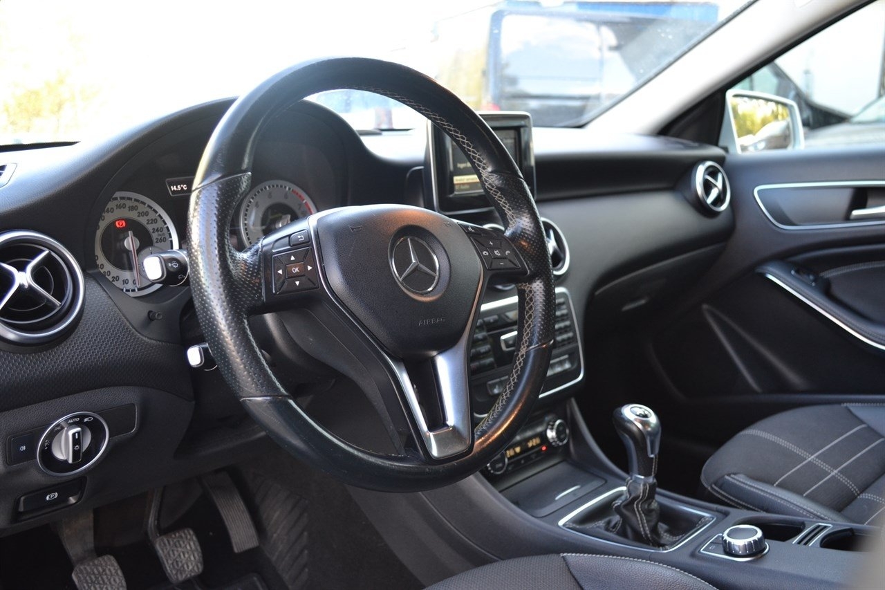 Mercedes-Benz A 180 Manuell, 122hk Urban 2014, bild 6/10