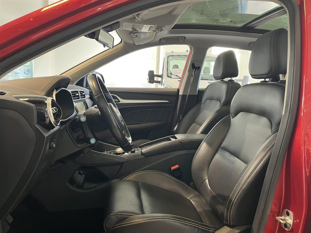 MG ZS Luxury 45kWh Pano Elstol 2021, bild 3/4